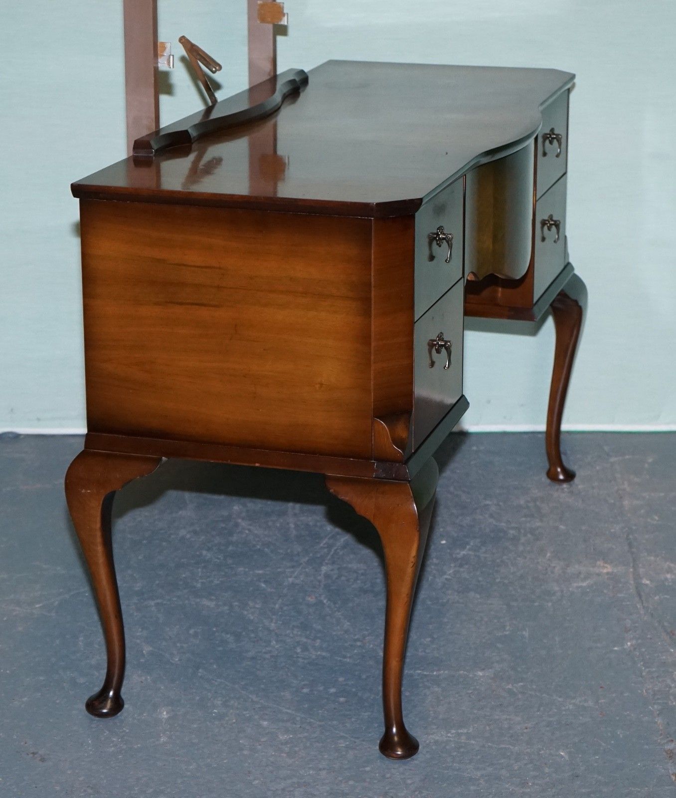 1250.0 Vintage Queen Anne Style Legs Dressing Table Vanity With Large Mirror photo