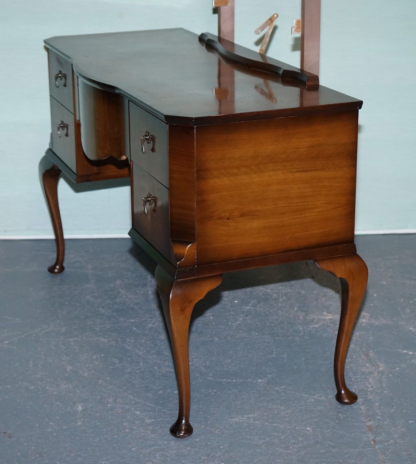 photo vinterior Vintage Queen Anne Style Legs Dressing Table Vanity With Large Mirror