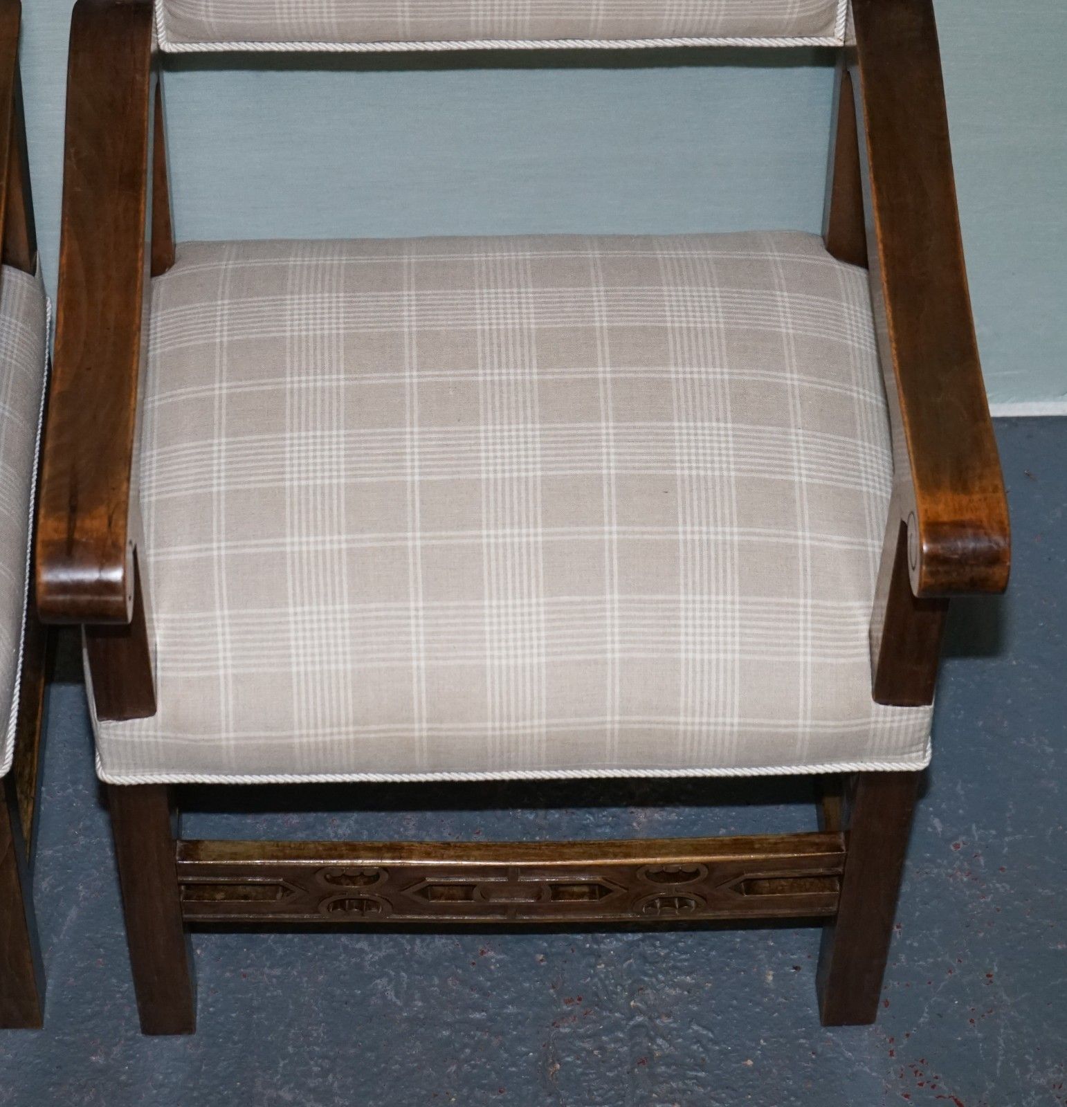 photo vinterior Lovely Pair Of Victorian Newly Upholstered Carver Armchairs Carved Wood Detail