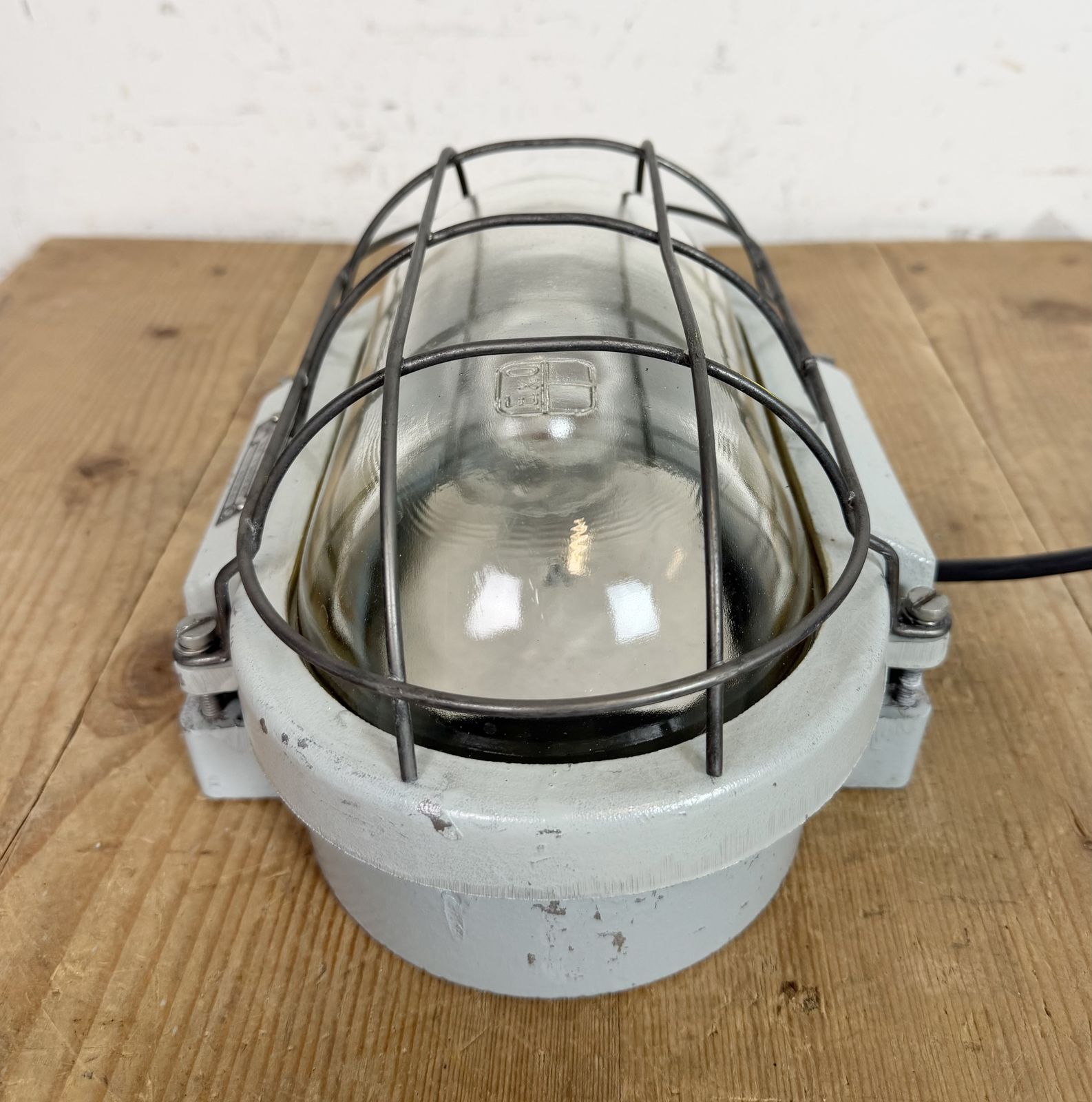 photo for sale Industrial Cast Aluminium Wall Light With Clear Glass From Elektrosvit, 1970s,2x