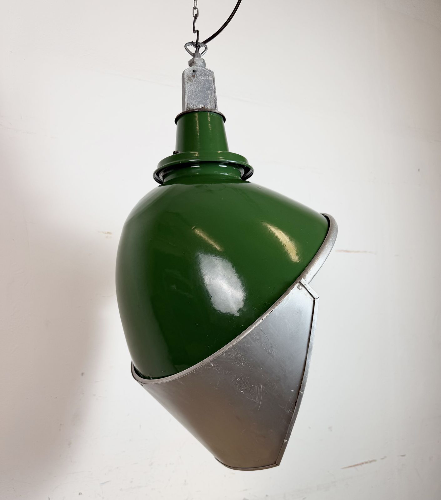 Large Industrial British Green Enamel Factory Pendant Lamp From Benjamin, 1960s photo Lighting