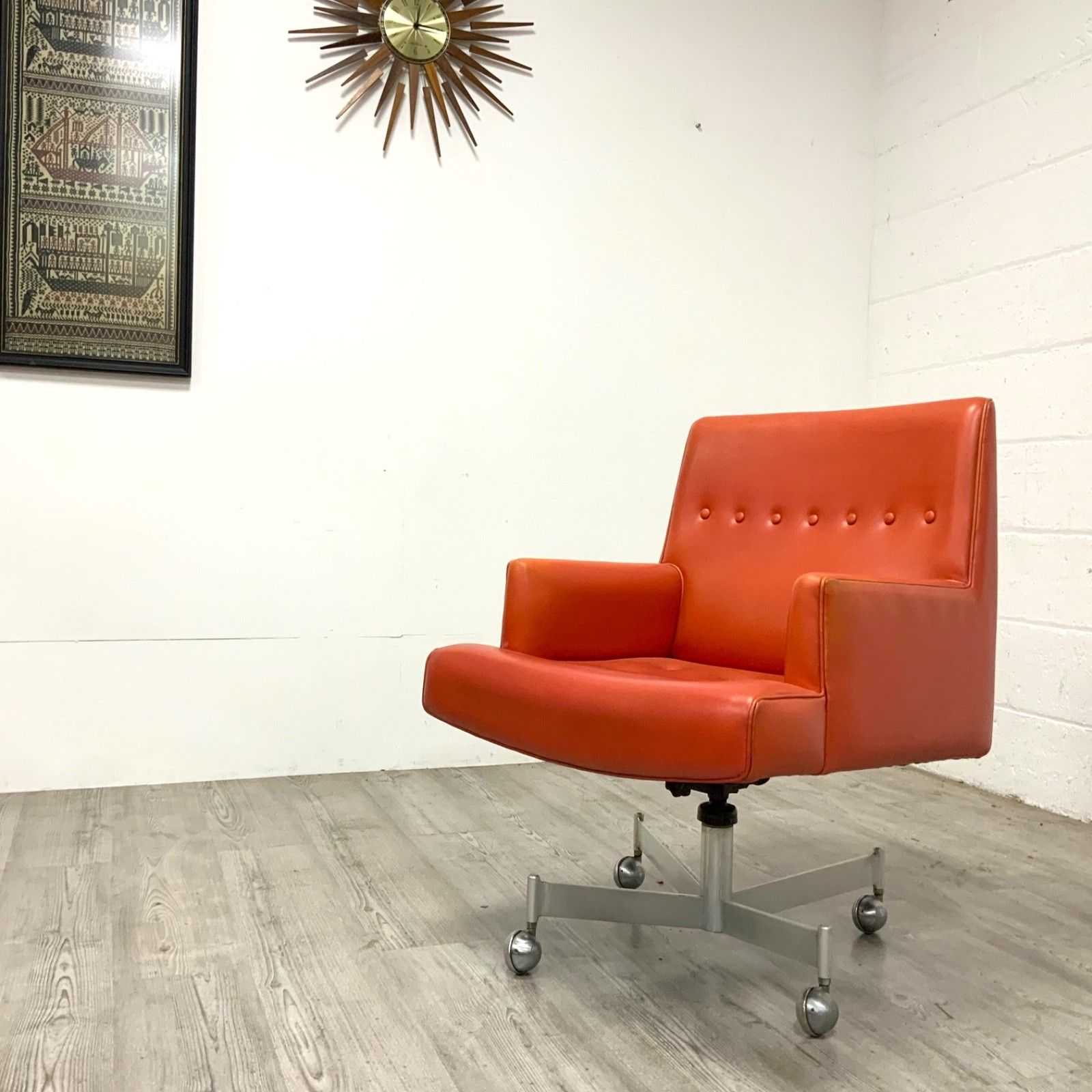 photo for sale An Original Midcentury Swivel Office Lounge Chair By Glendales Andersen USA