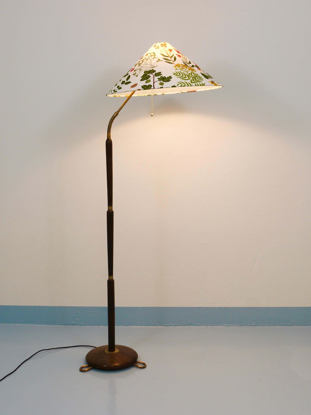 1940s Adjustable Walnut & Brass Floor Lamp, Rupert Nikoll Vienna, Austria, 1950s photo Lighting