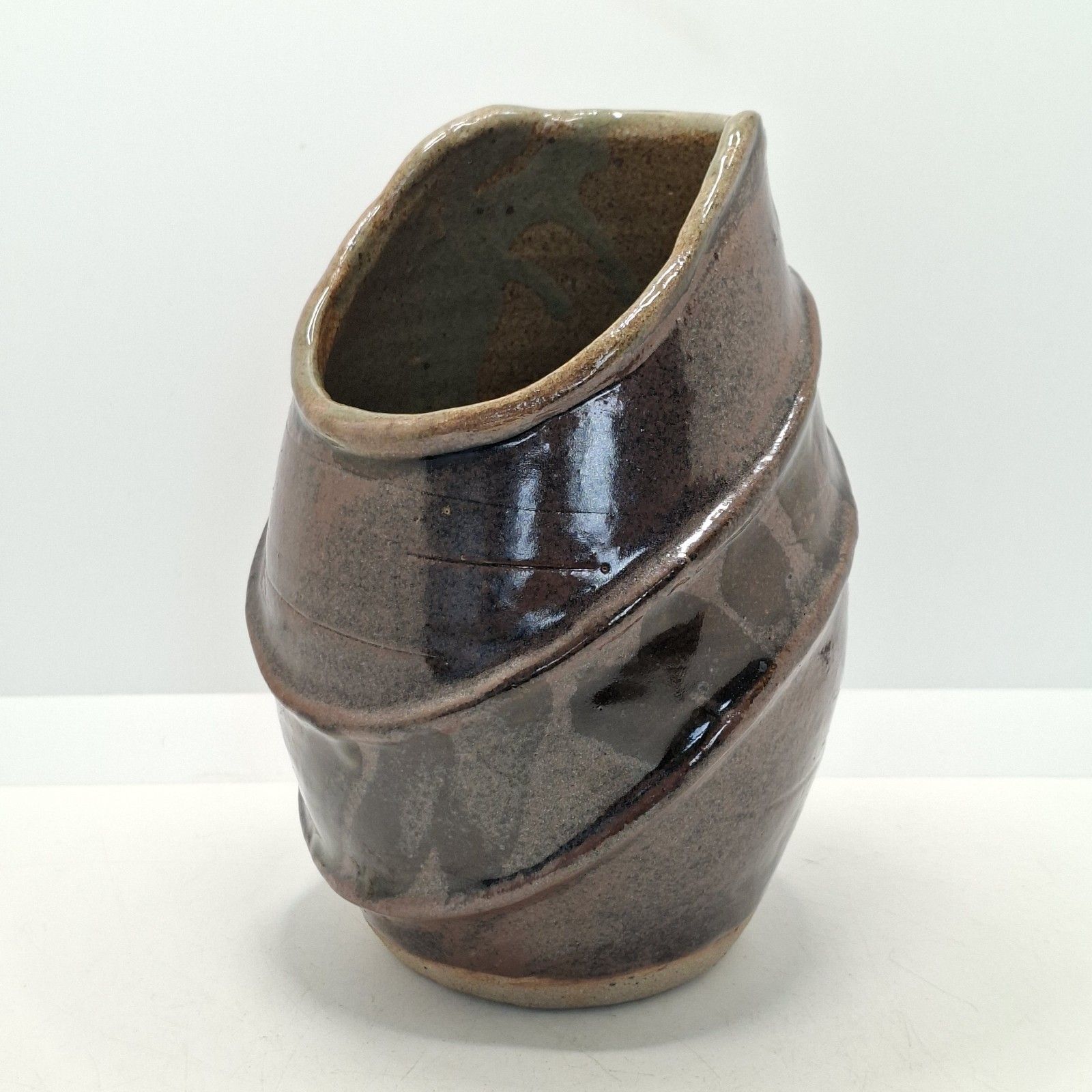British Studio Pottery Trio Of Vases Graduating Handcrafted Brown Glaze Signed photo vintage