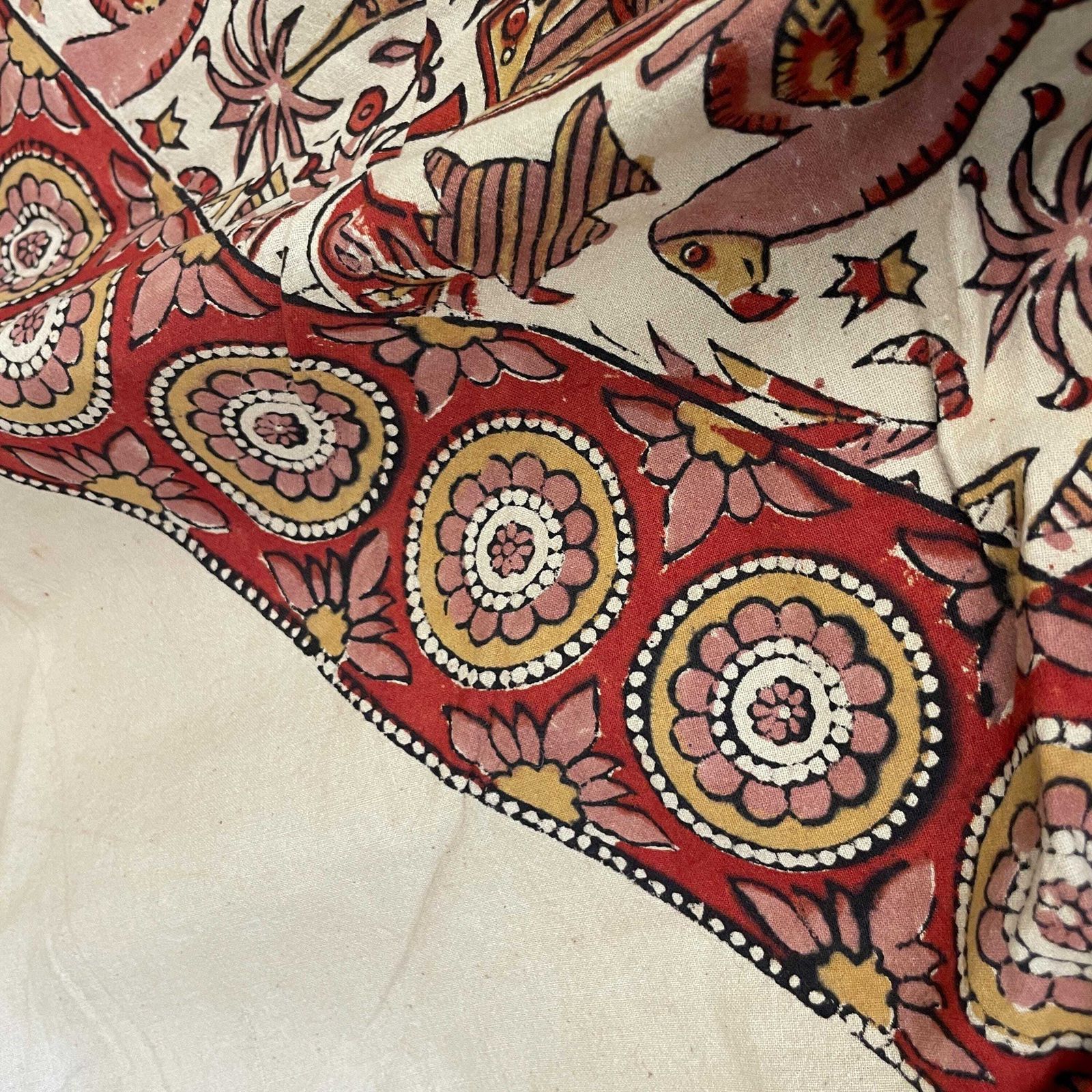 Hand Printed Indian Fabric 168x165cm Dodo Bird Pattern Block Pink Red Tapestry Cotton Handmade Craft Round Making Traditional Cloth India photo vinterior