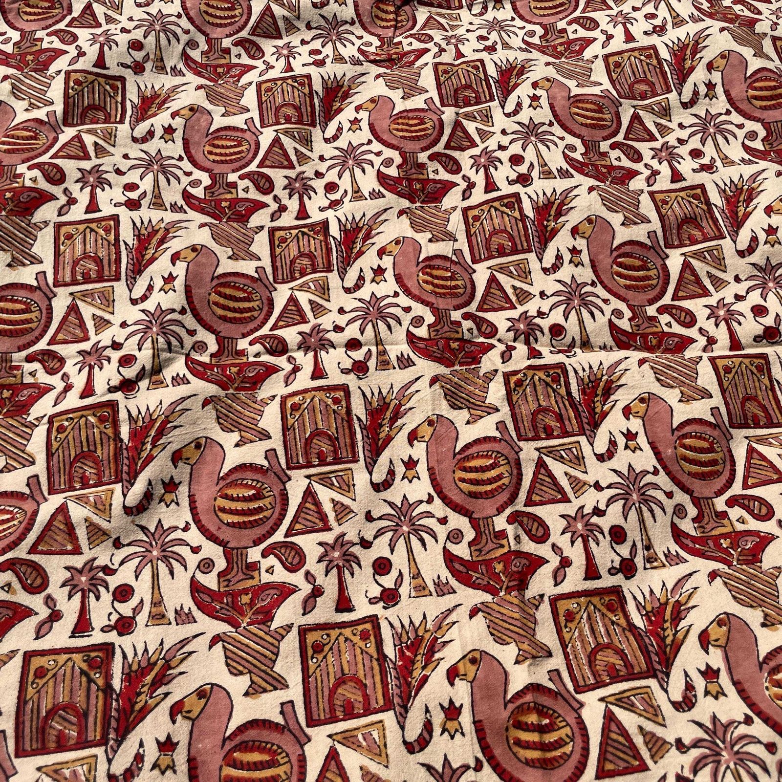 Textiles Hand Printed Indian Fabric 168x165cm Dodo Bird Pattern Block Pink Red Tapestry Cotton Handmade Craft Round Making Traditional Cloth India photo