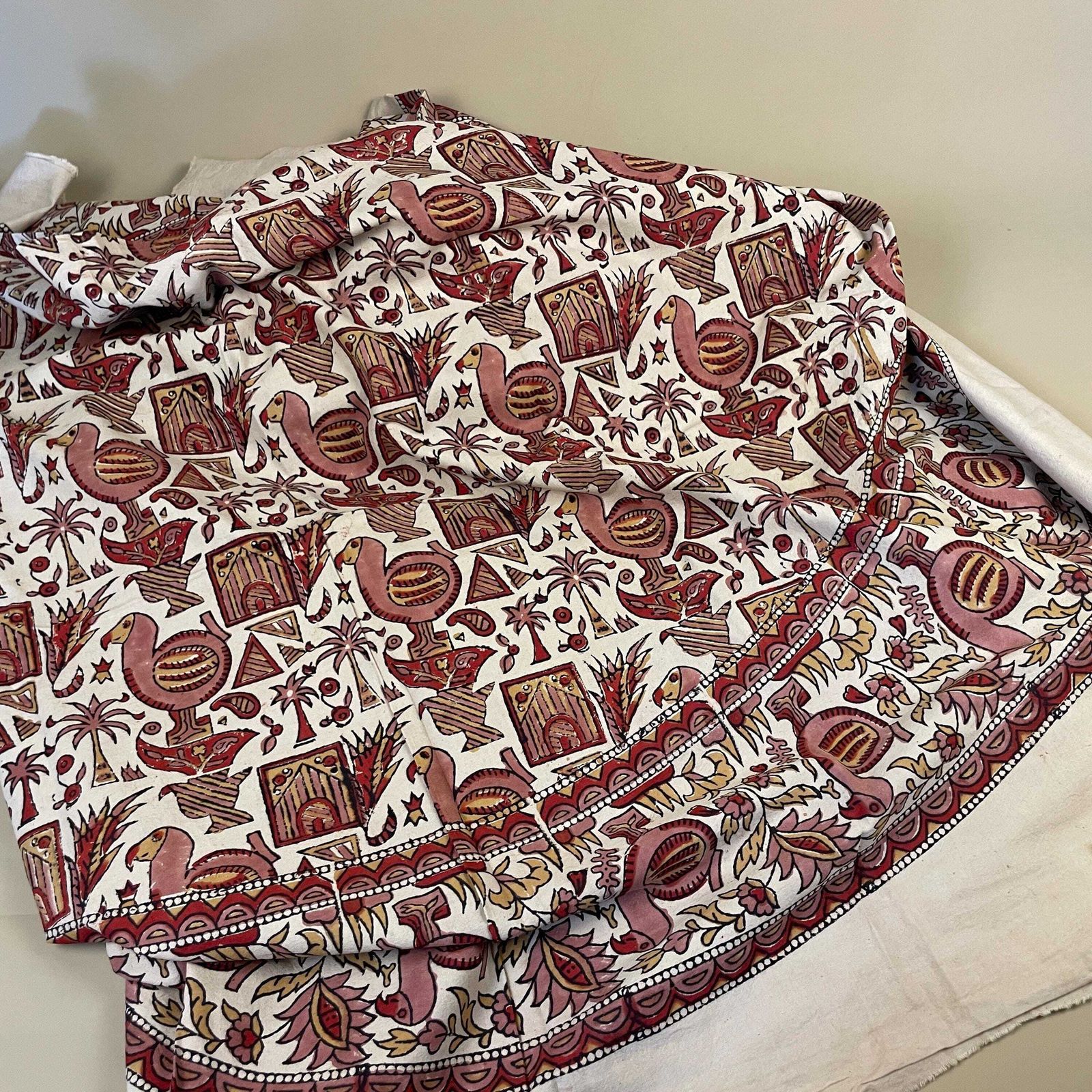 Hand Printed Indian Fabric 171x162cm Dodo Bird Pattern Block Pink Red Tapestry Cotton Handmade Craft Round Making Traditional Cloth India photo furniture