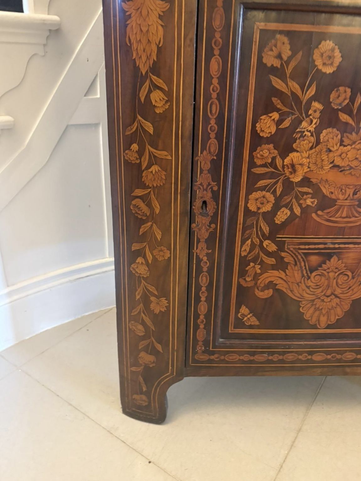photo furniture Antique 19th Century Quality Dutch Marquetry Corner Cabinet