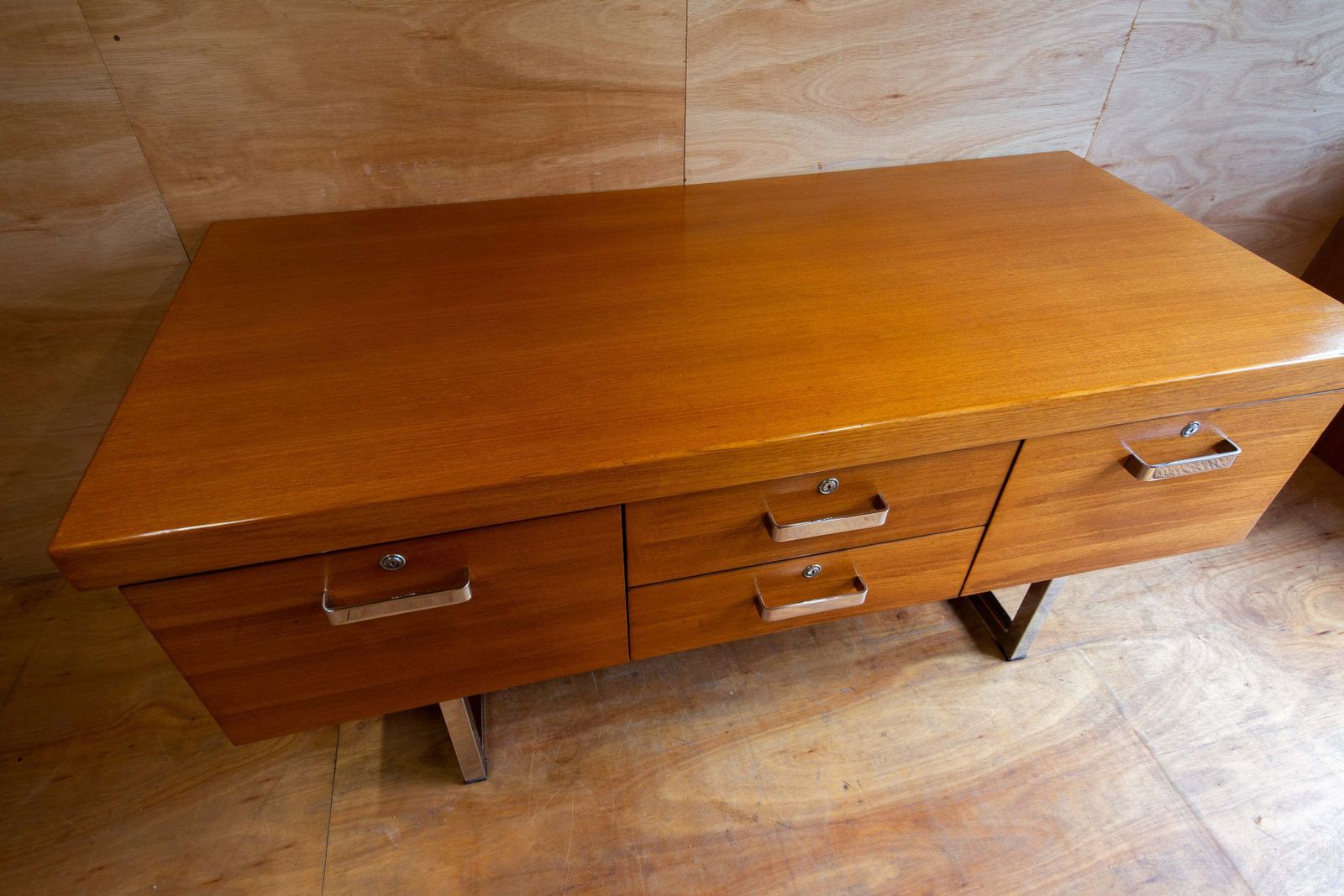 Gordon Russell Teak Sideboard, 1970s photo vinterior