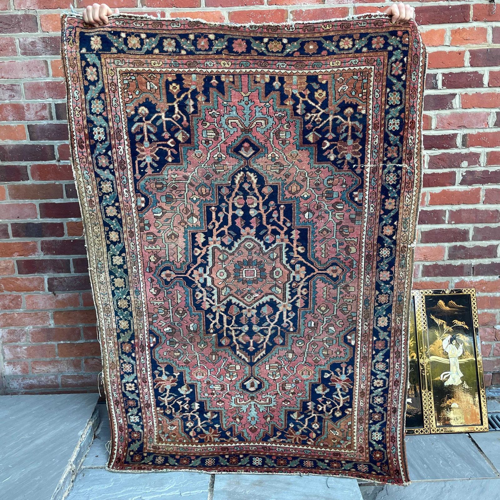 photo vinterior Antique Heriz Wool Rug Blue Terracotta Geometric Pattern Hand Knotted Area Carpet Middle Eastern Central Medallion Handmade Floor Decor