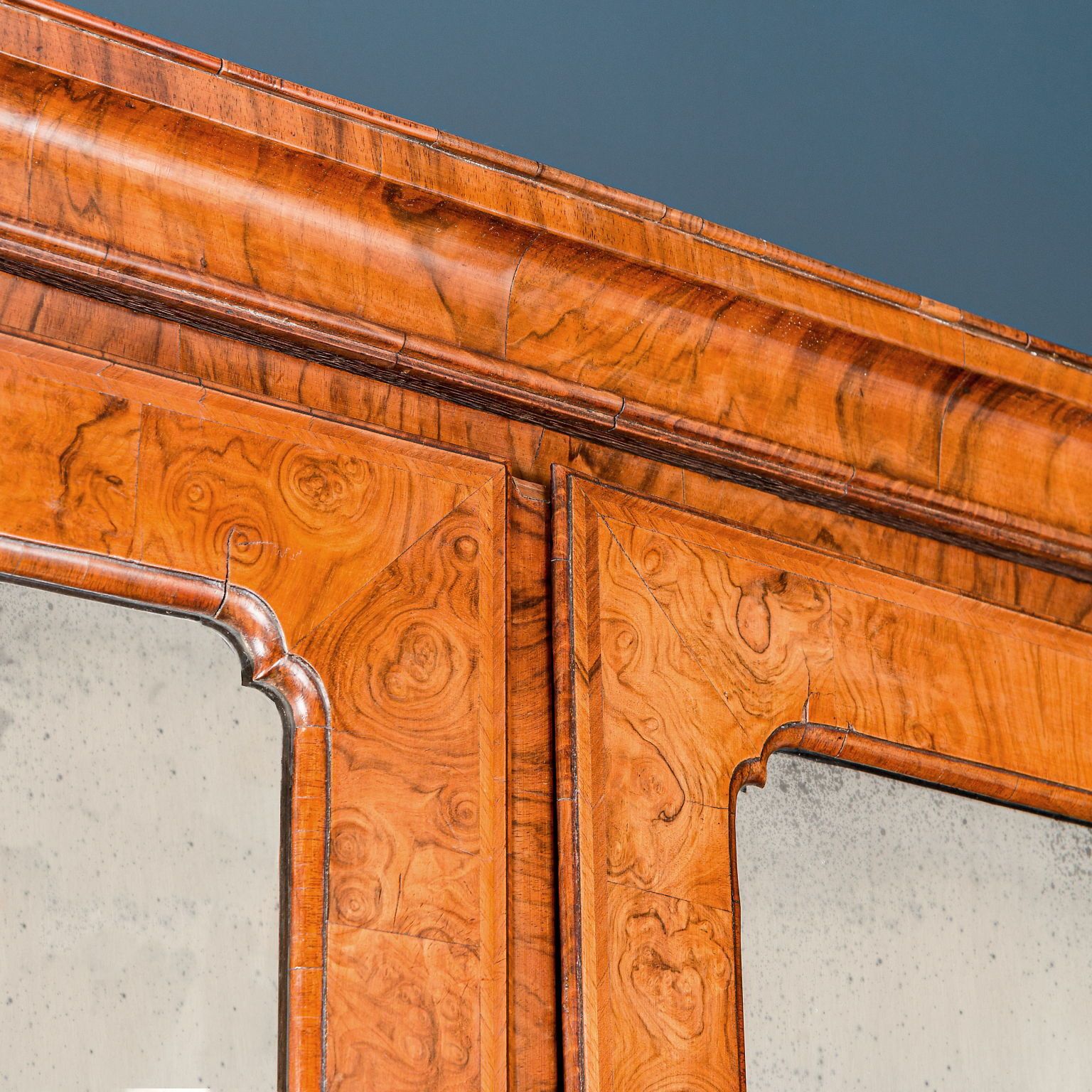 photo furniture Queen Anne Trumeau Walnut Oak Great Britain XVIII Century