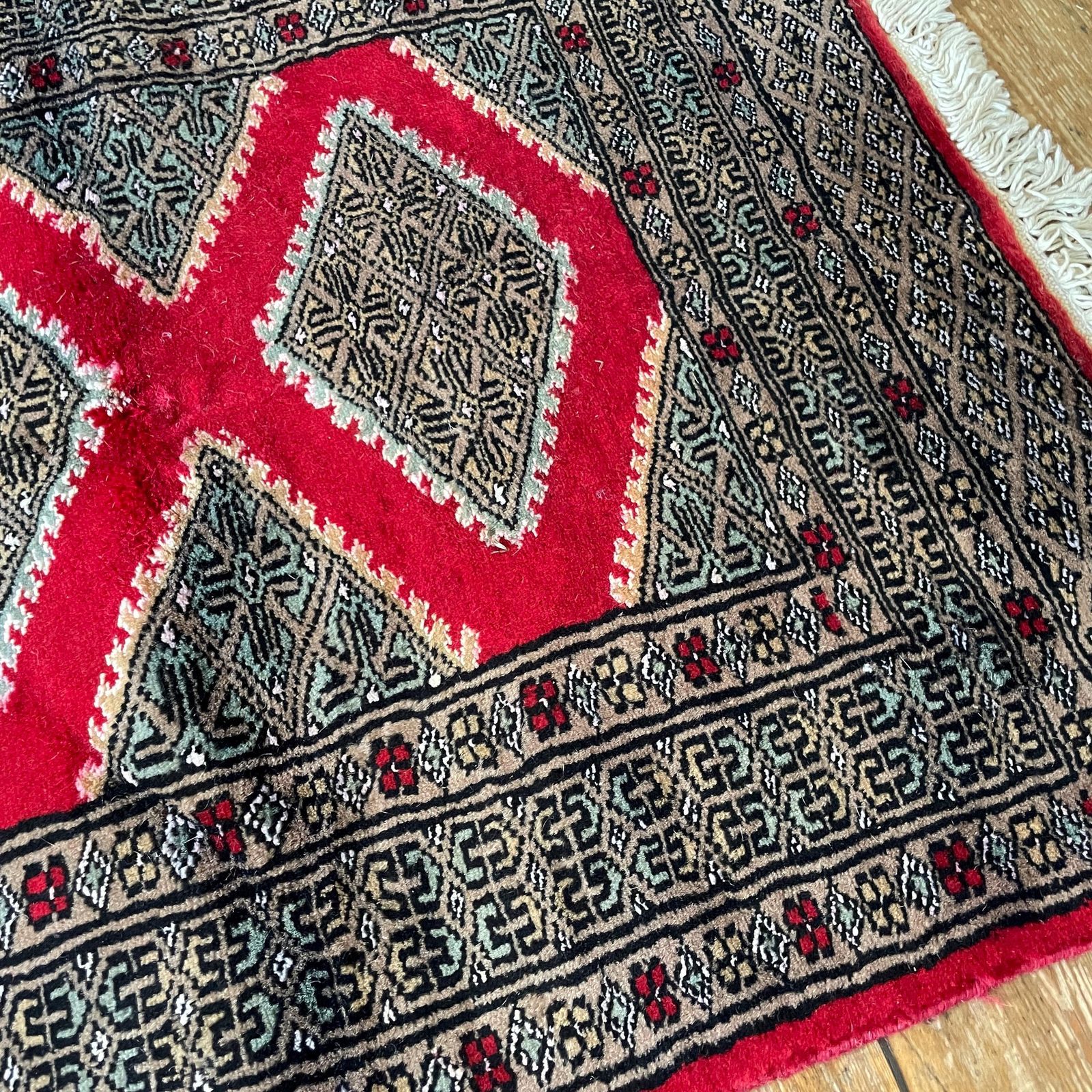Vintage Wool Rug Hand Knotted Red Geometric Pattern Middle Eastern Carpet Small Area Rug Handmade Boho Floor Decor Accent Rug Tassels photo Textiles