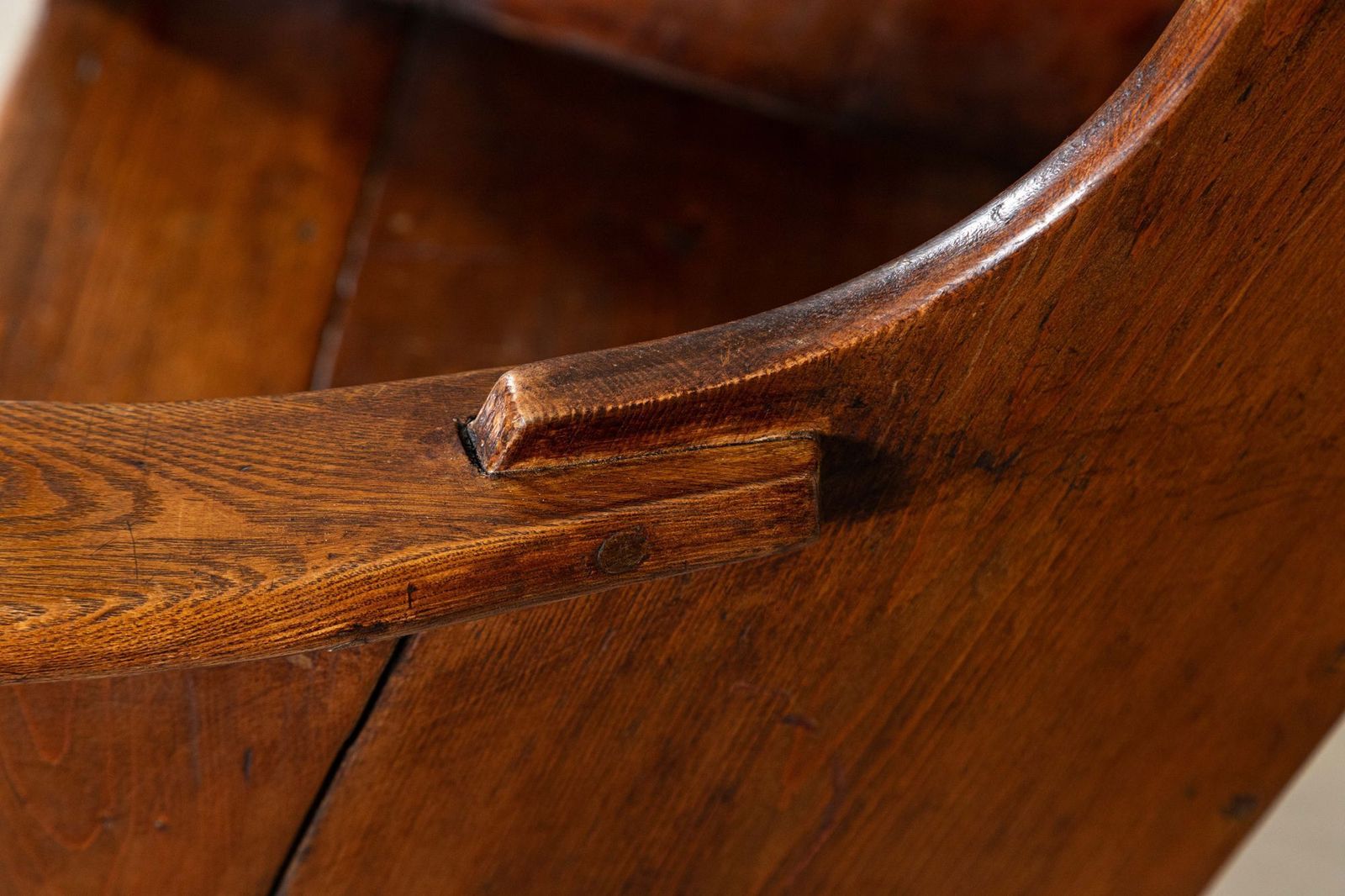 photo vinterior Early 18thc Oak & Pine Carved Lambing Chair