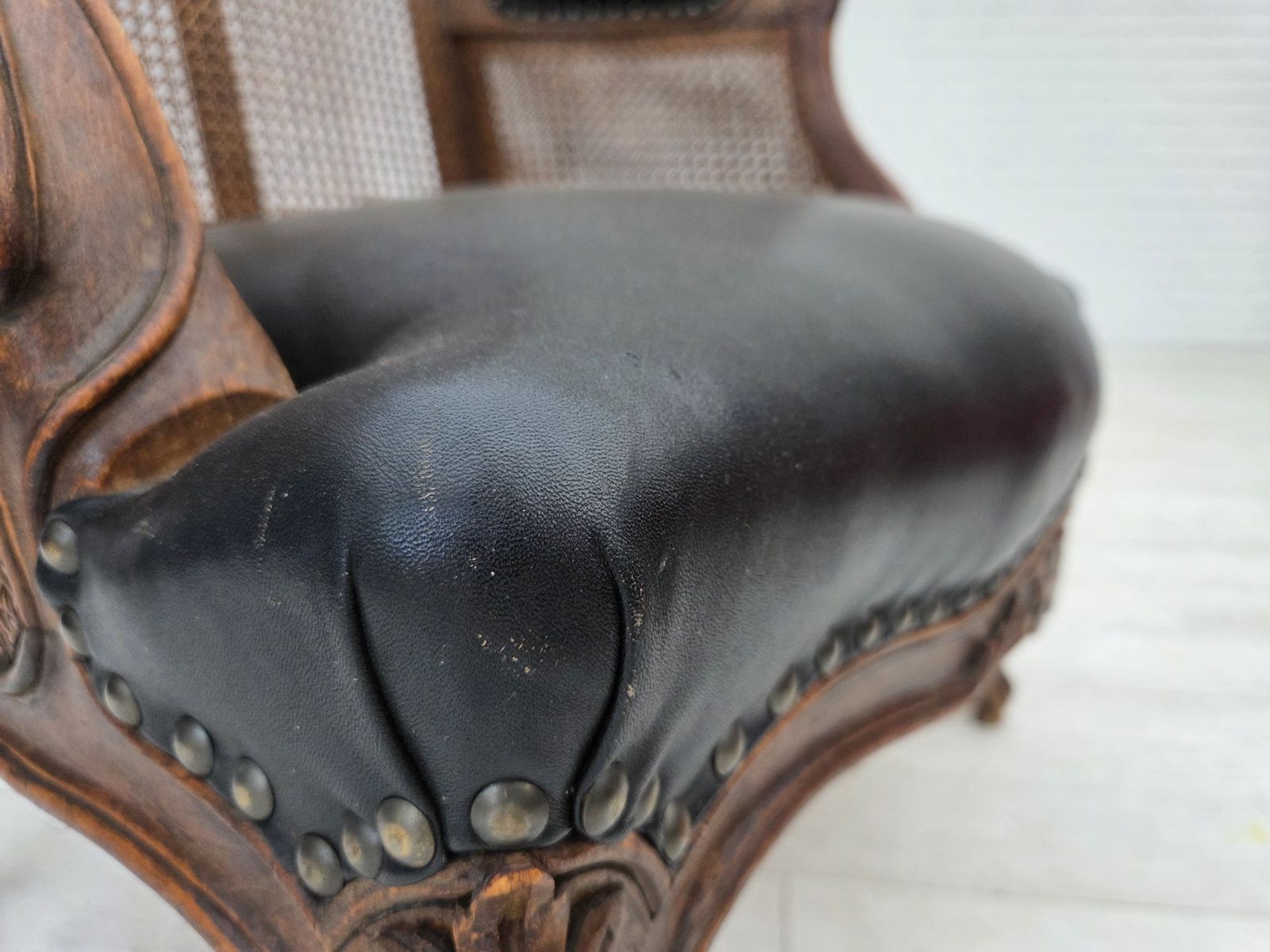 photo furniture 1930s, Danish Armchair, Furniture Leather, Ash Wood, Furniture Mesh, Reupholstered.
