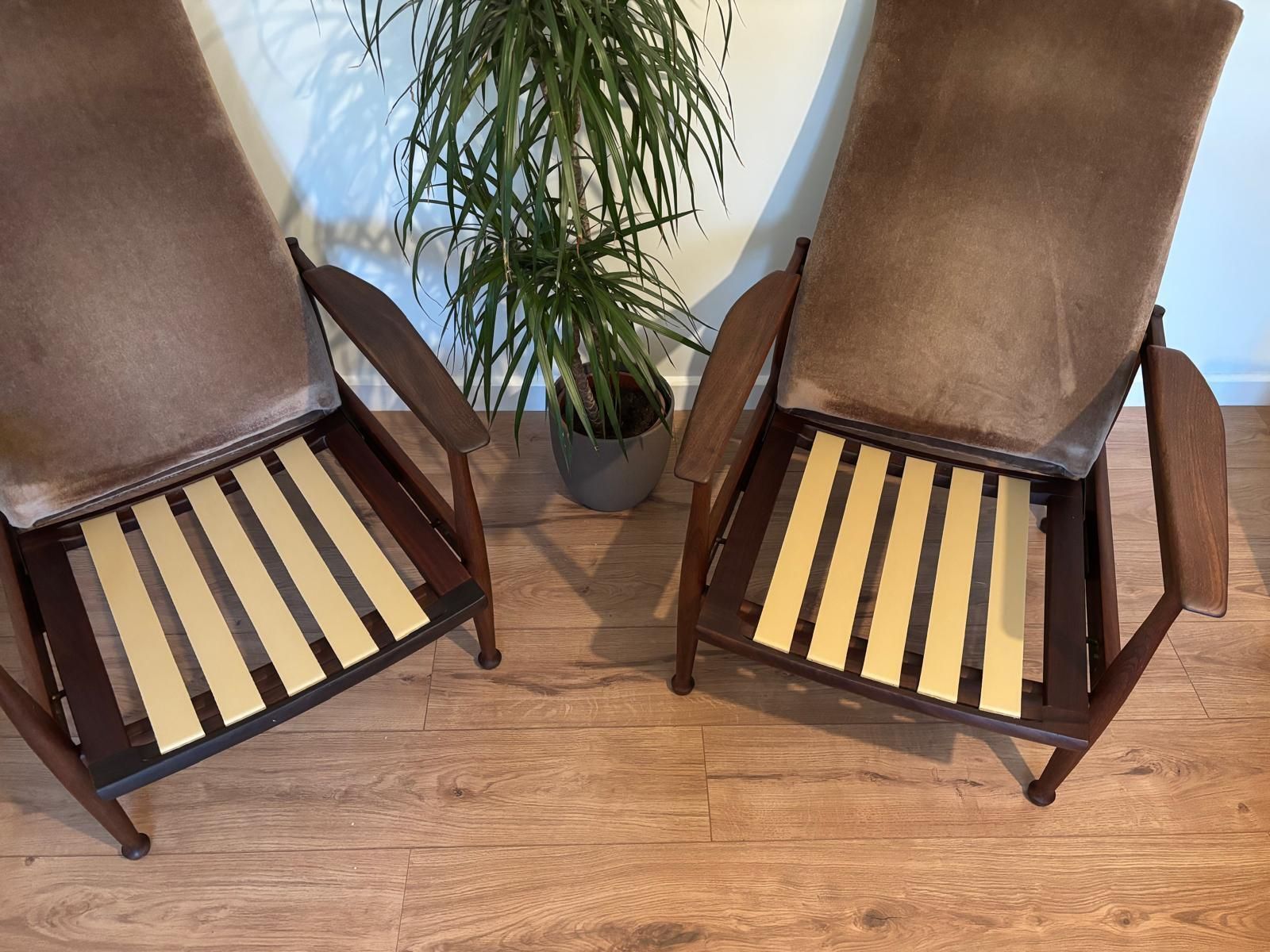 Pair Of “Manhattan” High Back Reclining Arm Chairs By Guy Roger photo Furniture