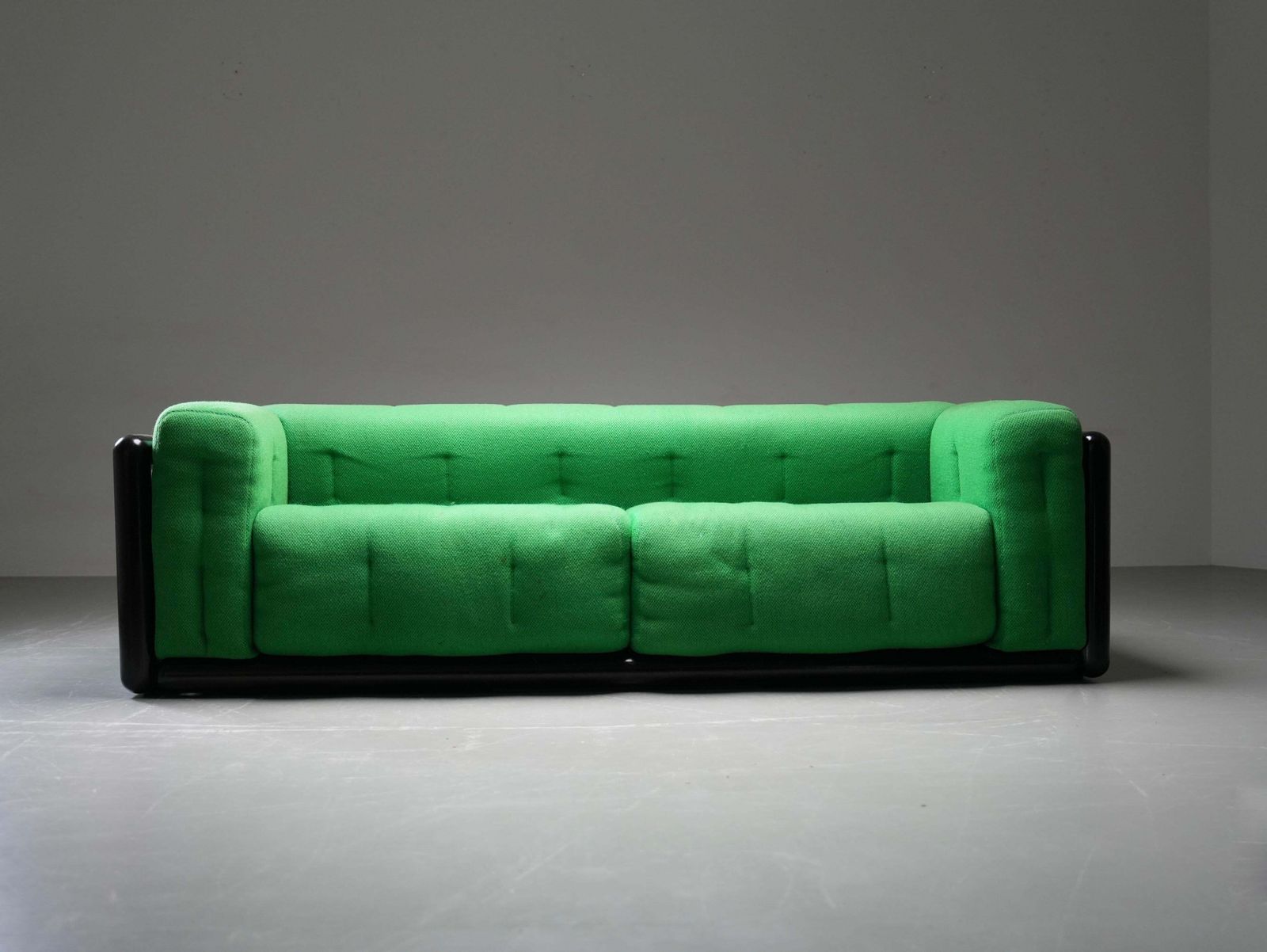 Set Of 2 Carlo Scarpa 'Cornaro' Sofas In Iroko Wood And Fabric, Italy, 1970's photo vinterior
