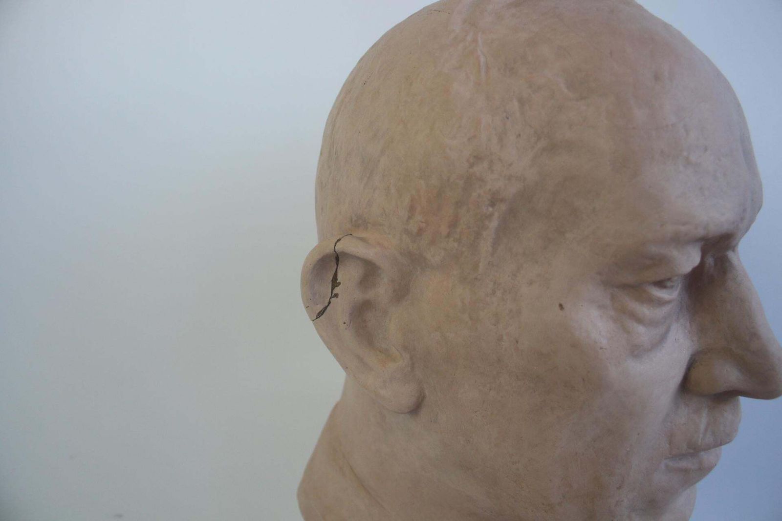 Bust Of Edvard Beneš, President Of Czechoslovakia, 1946 photo 561.0