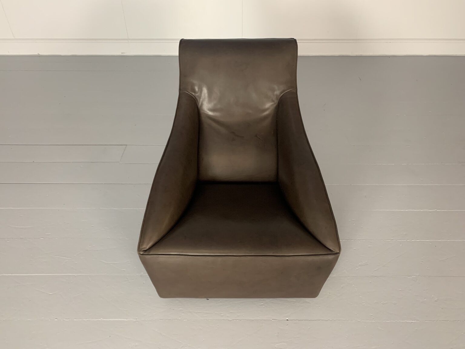 Molteni & C “Doda” Armchair – In Pale Walnut Brown Leather photo buy