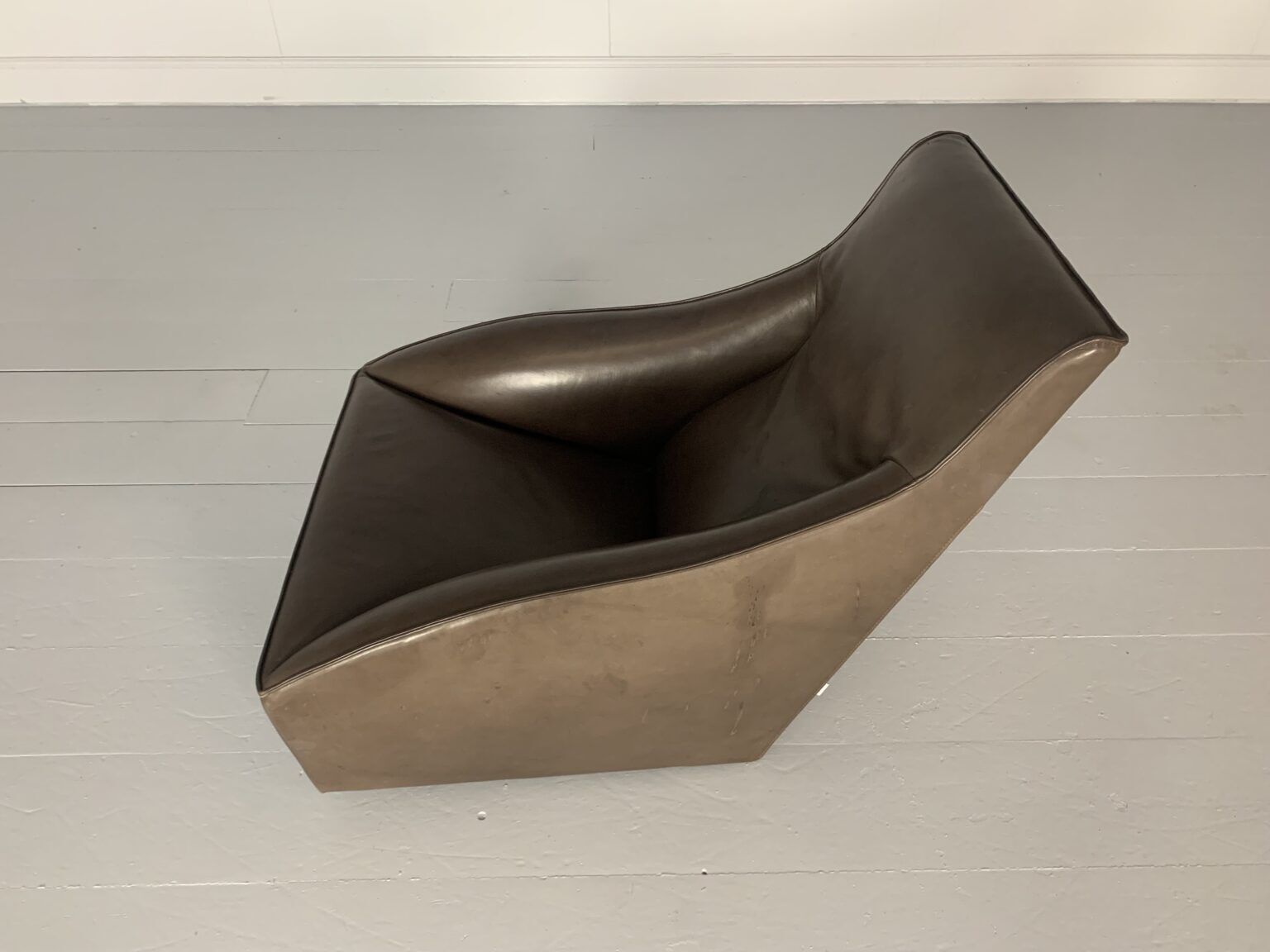 Molteni & C “Doda” Armchair – In Pale Walnut Brown Leather photo vintage