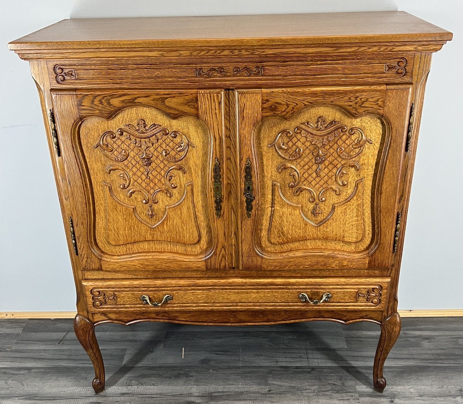 Cabinet Vintage French Louis Oak Carved 2 Doors Cupboard Drawer & Key Lot 4342