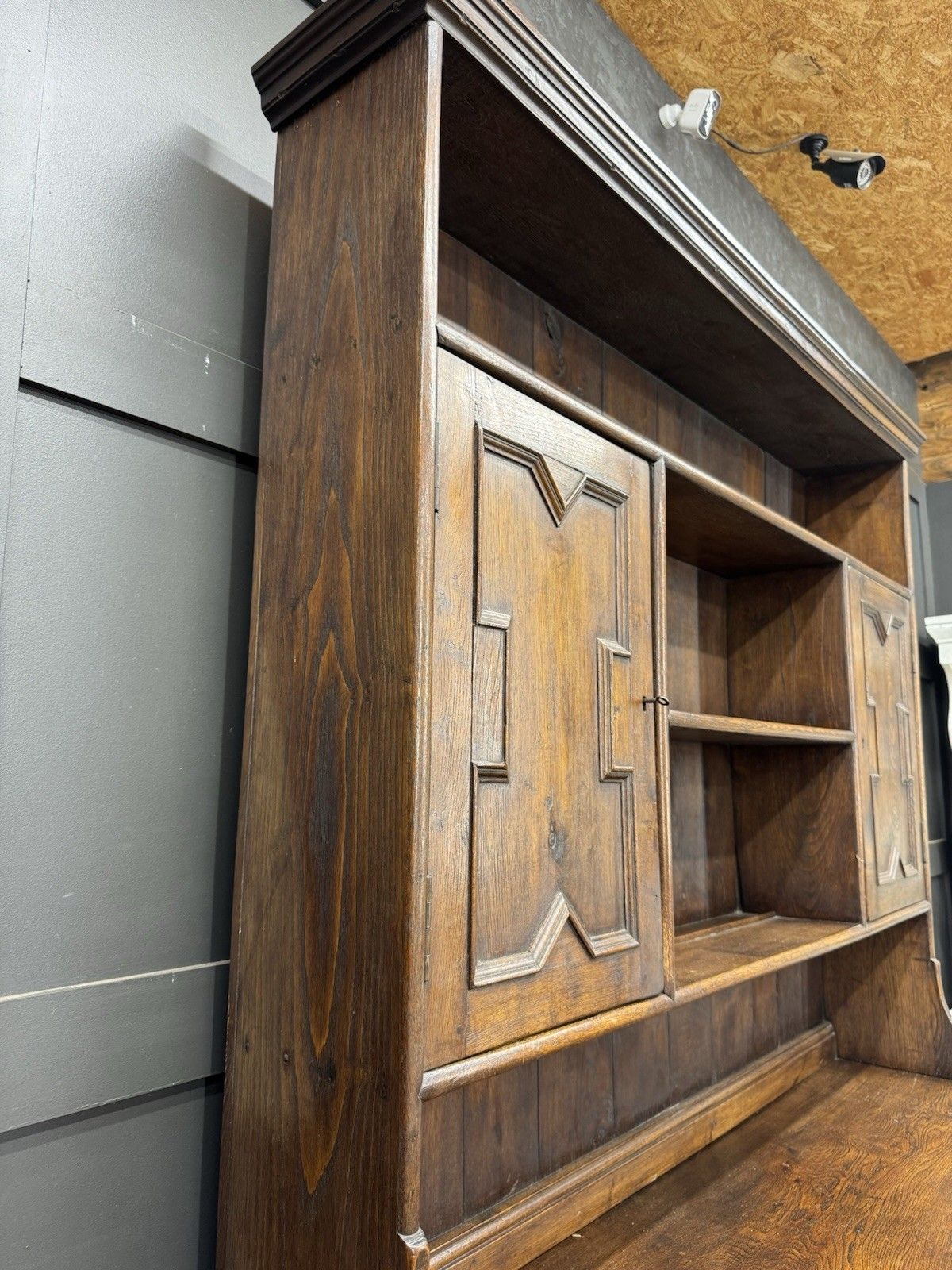 photo vinterior Antique Oak Welsh Dresser – Solid English Oak Farmhouse Sideboard Display Rack