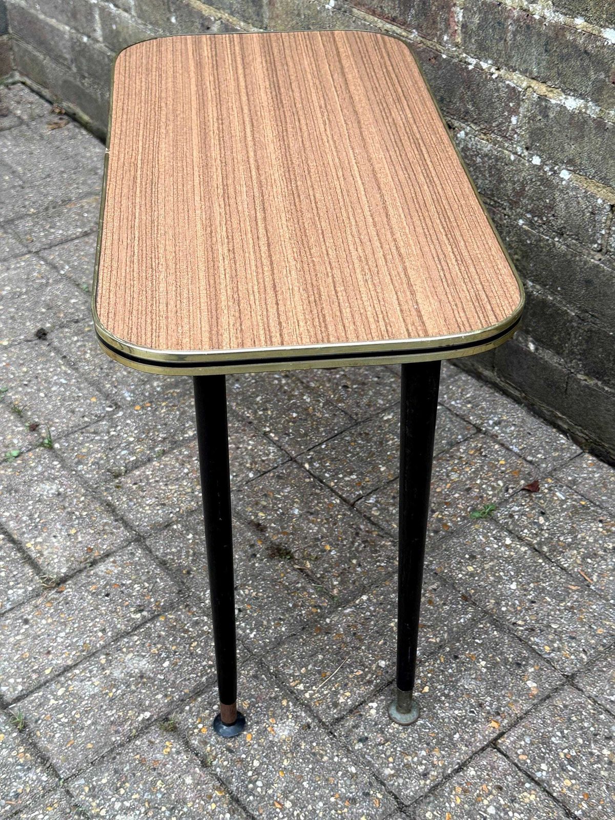 Vintage 1950s Formica & Metal Side Table – Mid Century Atomic Style Retro Coffee Or Side Table, Retro Occasional Table, Atomic Legs photo vinterior