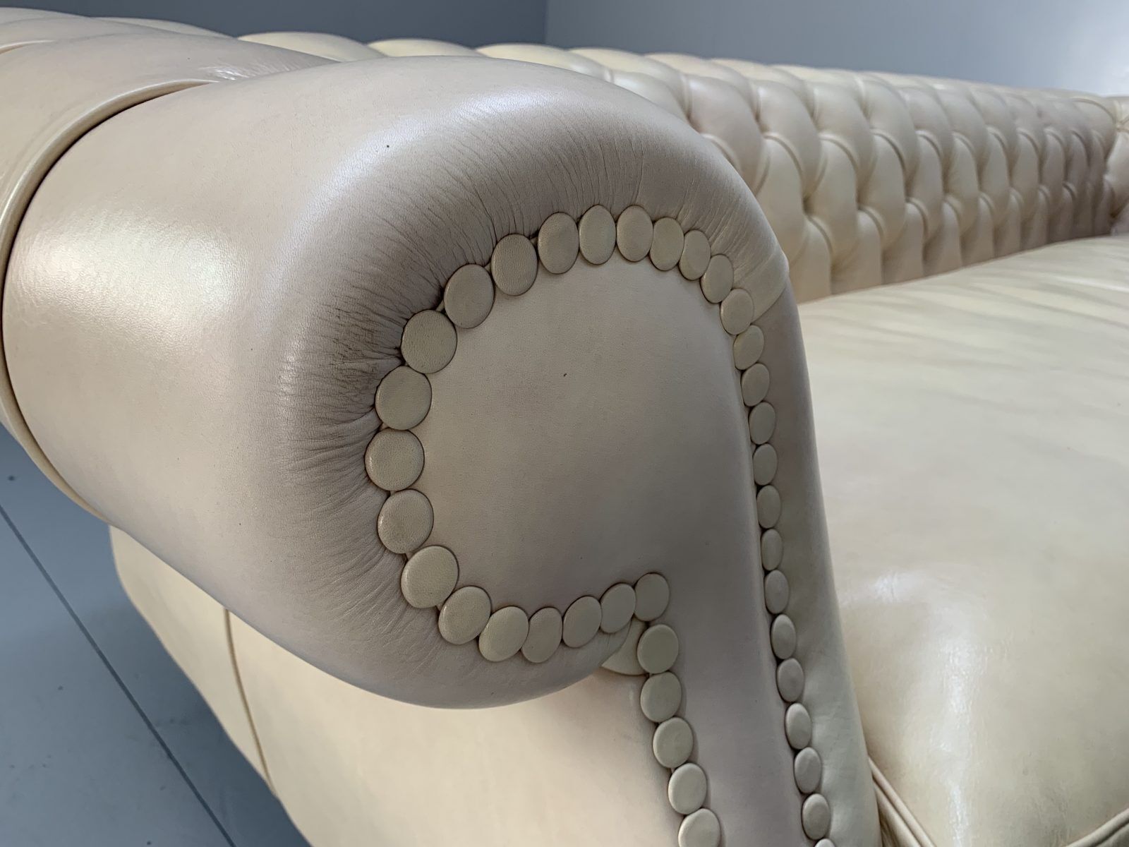 photo buy Baxter Of Italy “Diana Chester” 4 Seat Sofa – In Cream “Tuscany” Leather