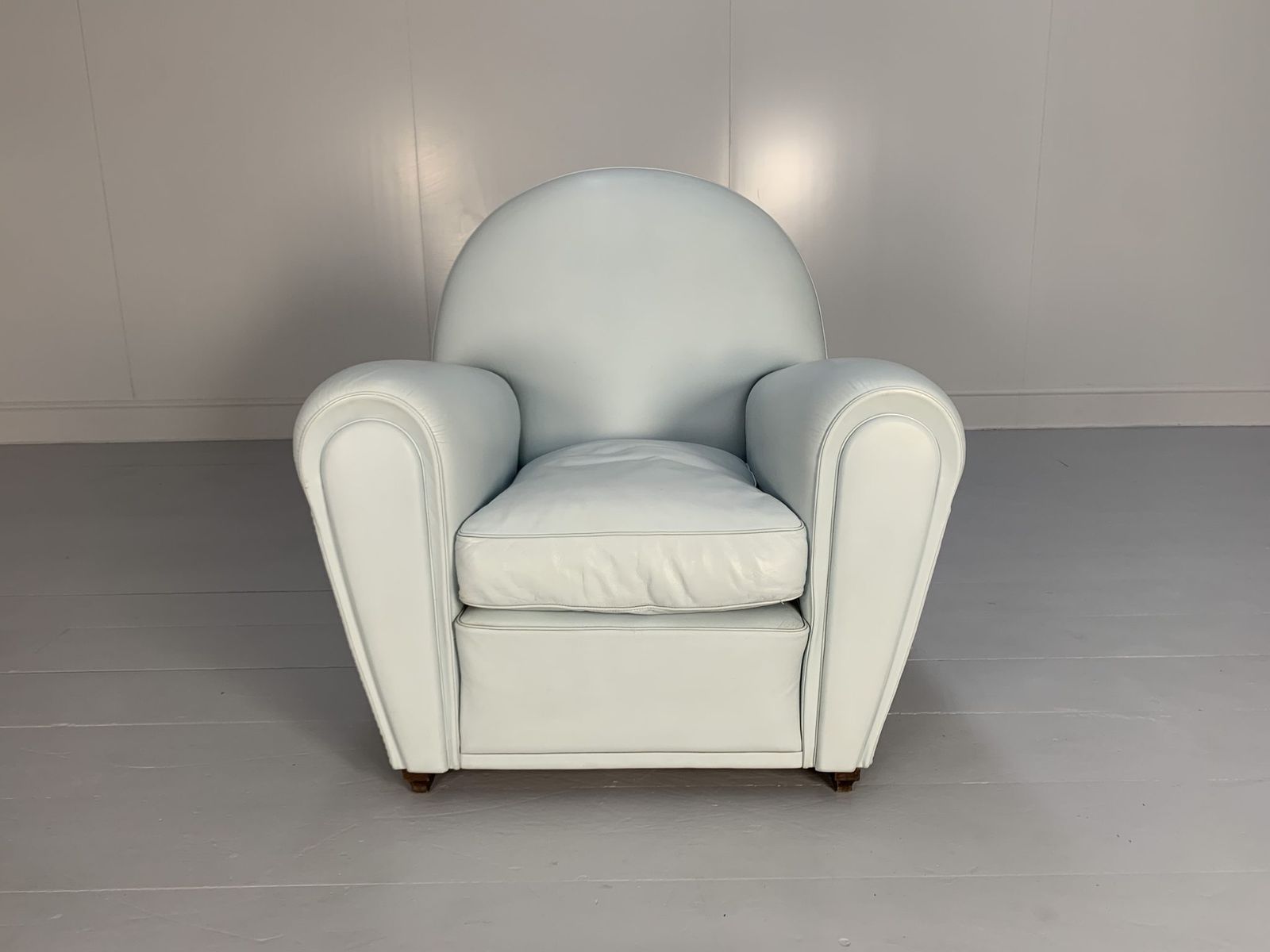 Pair Of Poltrona Frau “Vanity Fair” Armchairs – In Pelle Frau Pale Blue Leather photo vinterior