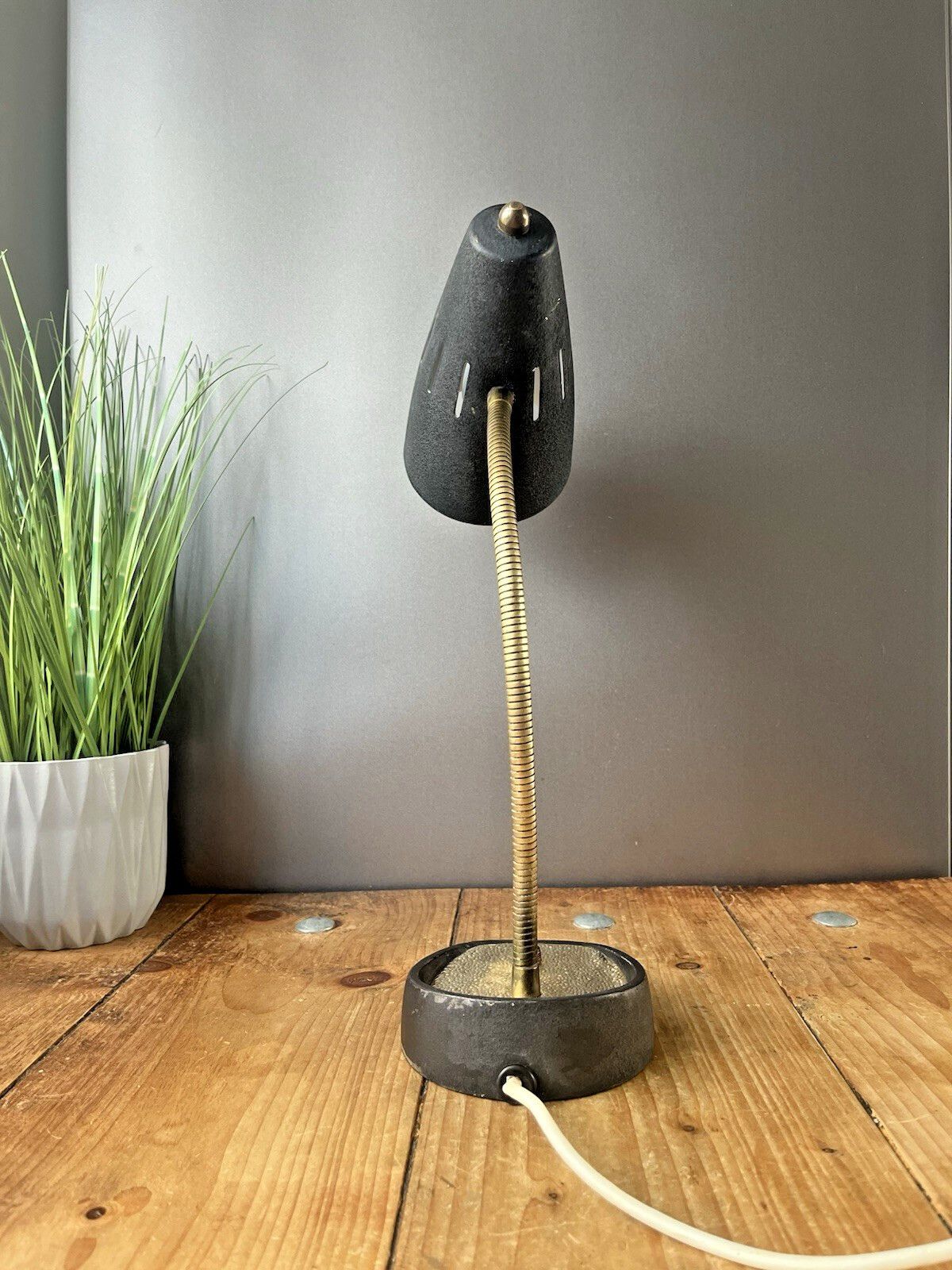 photo vintage Mid Century Industrial Pifco Adjustable Gooseneck Desk Lamp Black Shade Light
