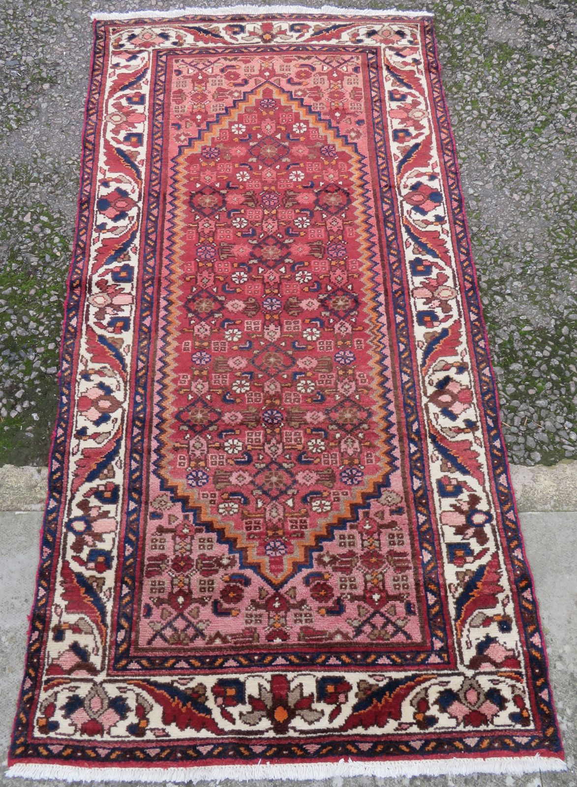 Sanjan Hamadan Rug. 195cm X 97cm. photo furniture