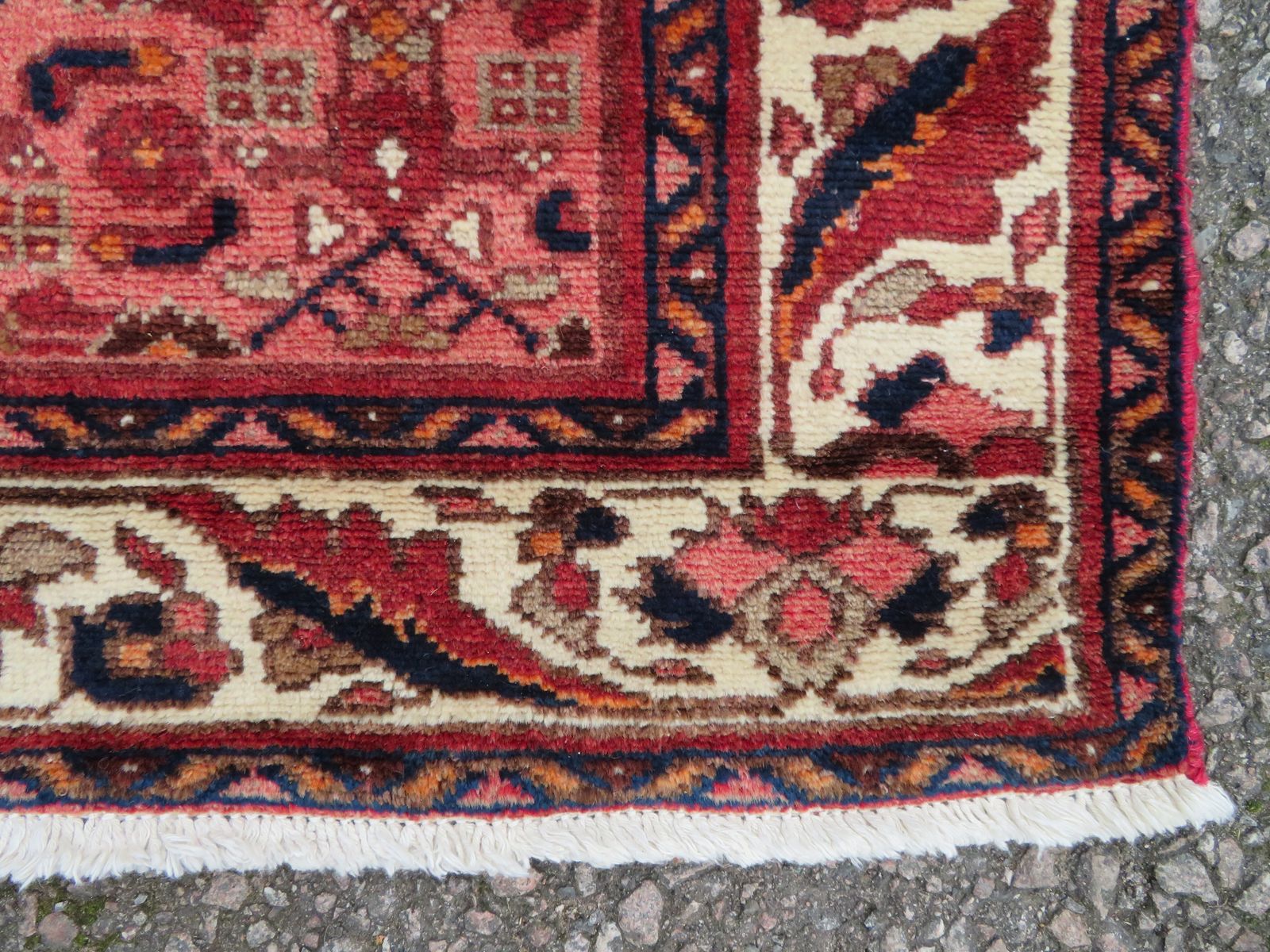 Sanjan Hamadan Rug. 195cm X 97cm. photo buy