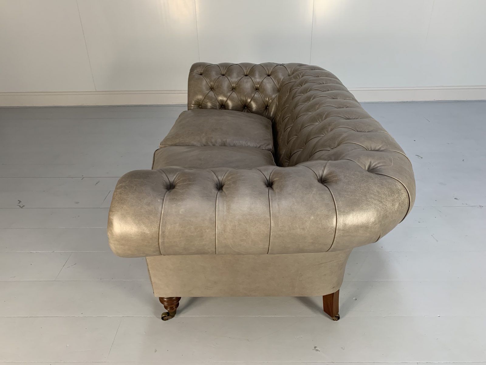 photo vinterior Pair Of Beaumont & Fletcher “Grenville” 2 Seat Chesterfield Sofas – In “Siena” G