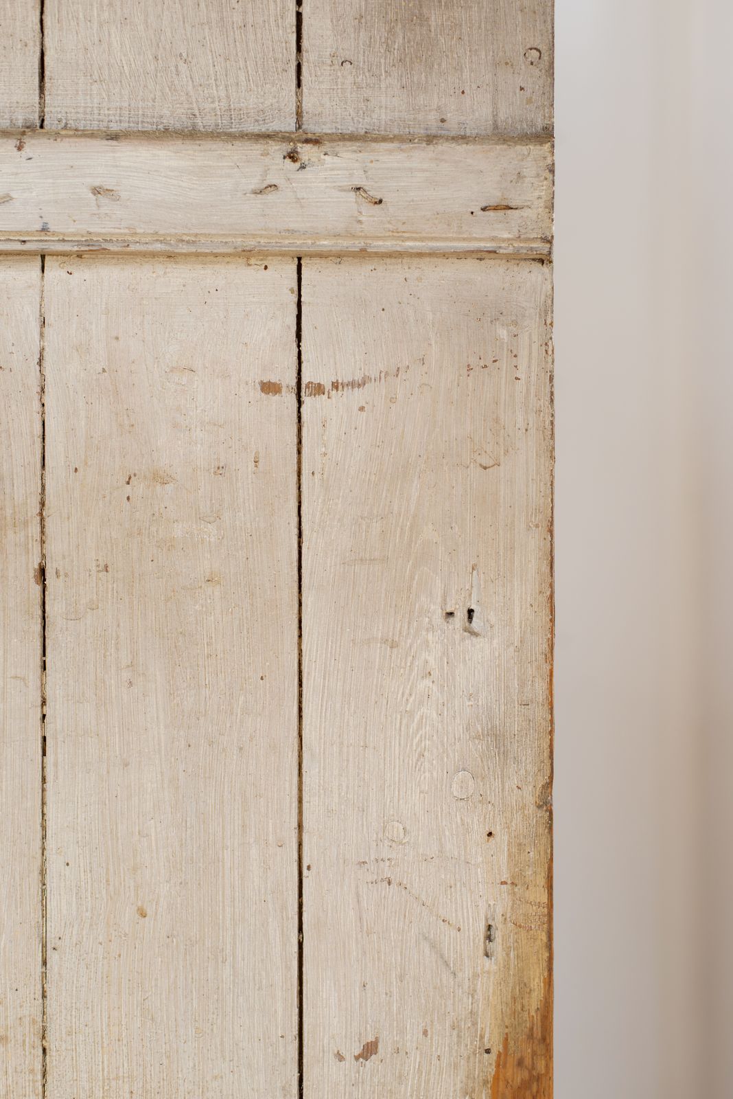 4500.0 19th Century Butt And Bead Swedish Farmhouse Cupboard photo