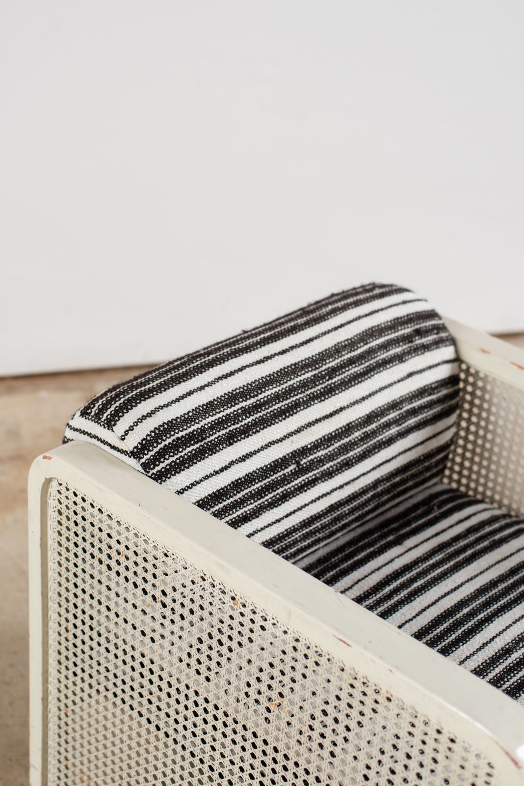 Furniture Pair Of 1970s Rattan Chairs In Antique Striped Hemp photo
