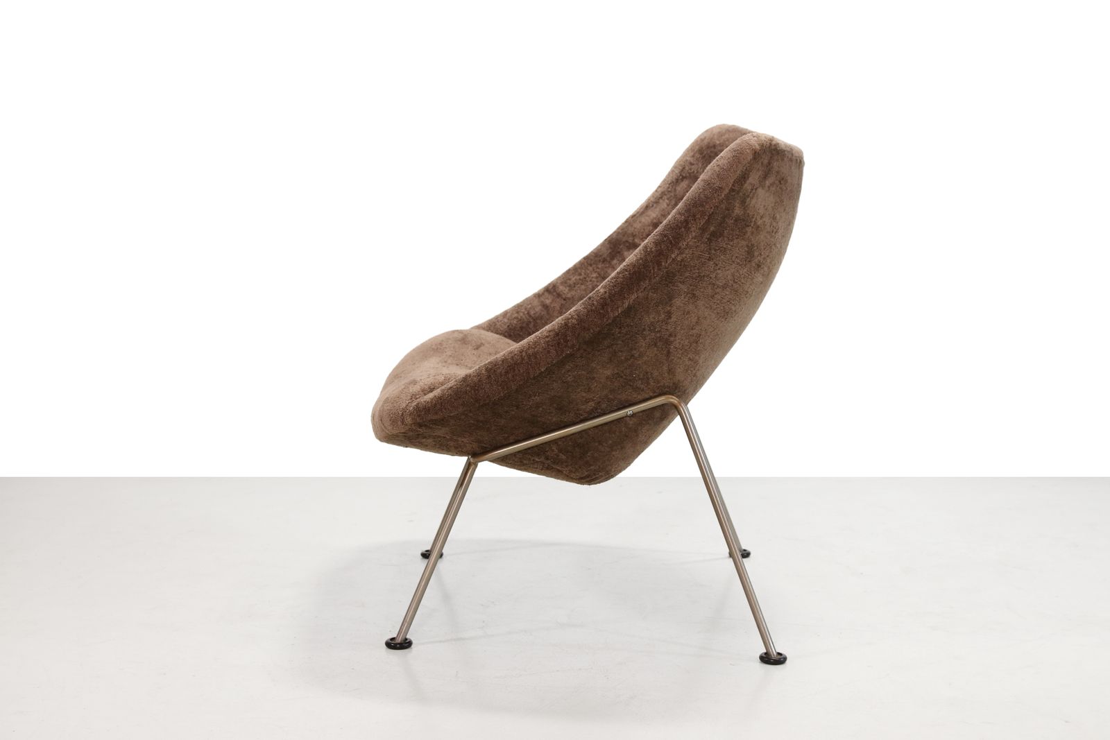 Artifort Oyster Model F157 Armchair By Pierre Paulin photo Furniture