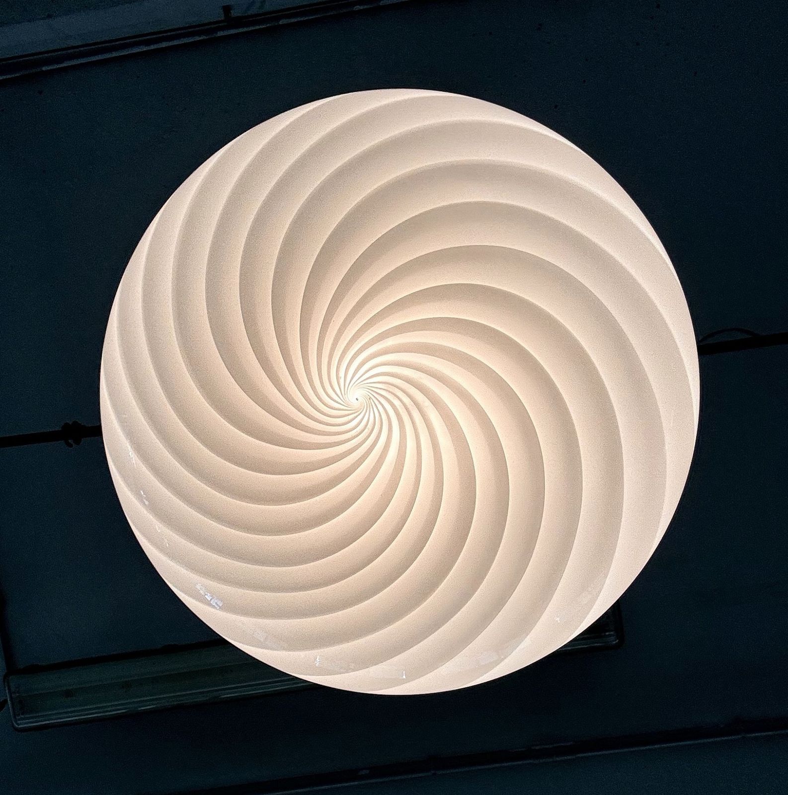 Italian Midcentury Chandelier "Medusa Jellyfish" With Swirl Glass, 1970s photo vinterior