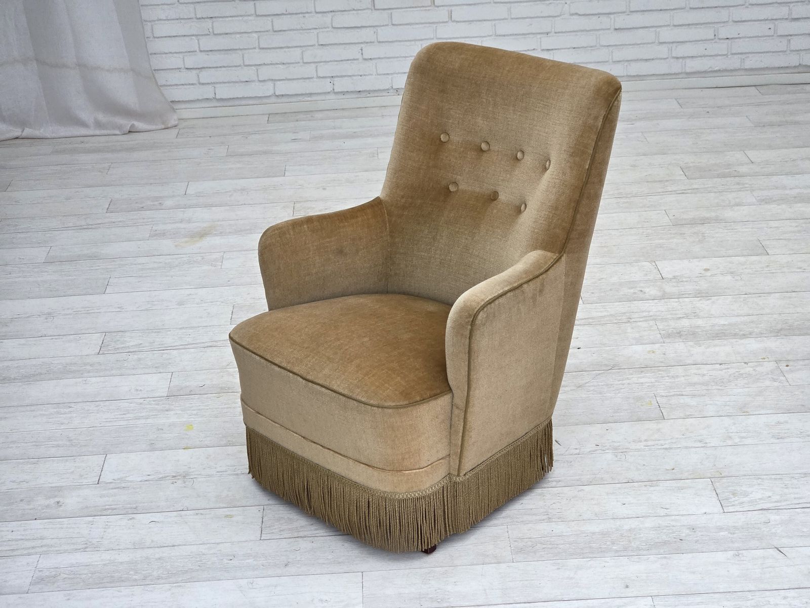 Ca. Jaren 1970, Deense Fauteuil Met Hoge Rug, Lichtgroen Meubelvelours. photo buy