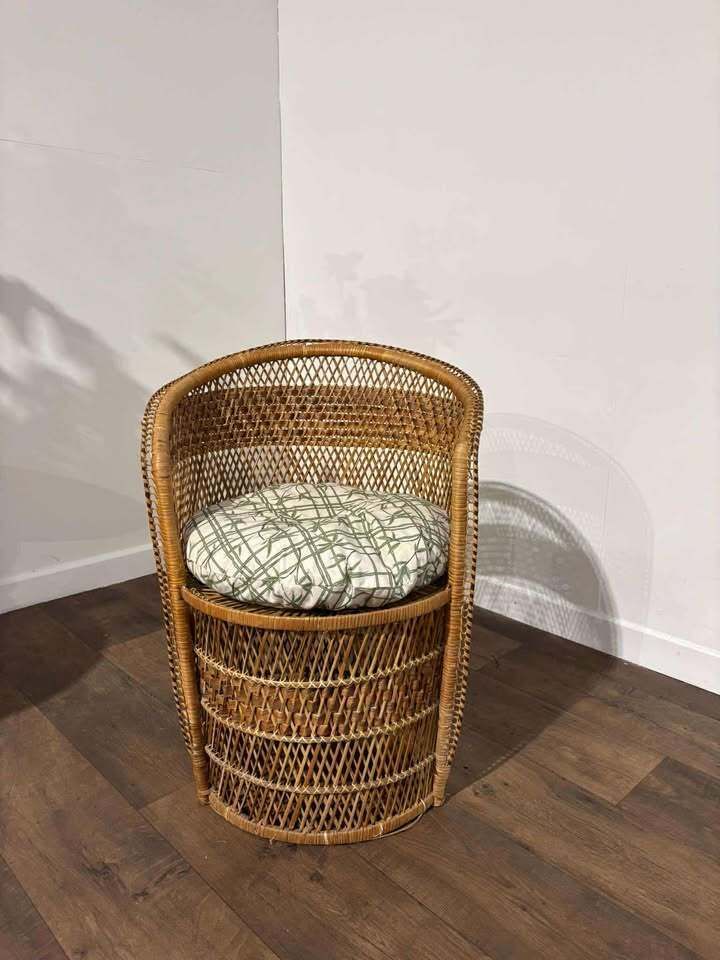 photo for sale Vintage Wicker Bedroom Chair
