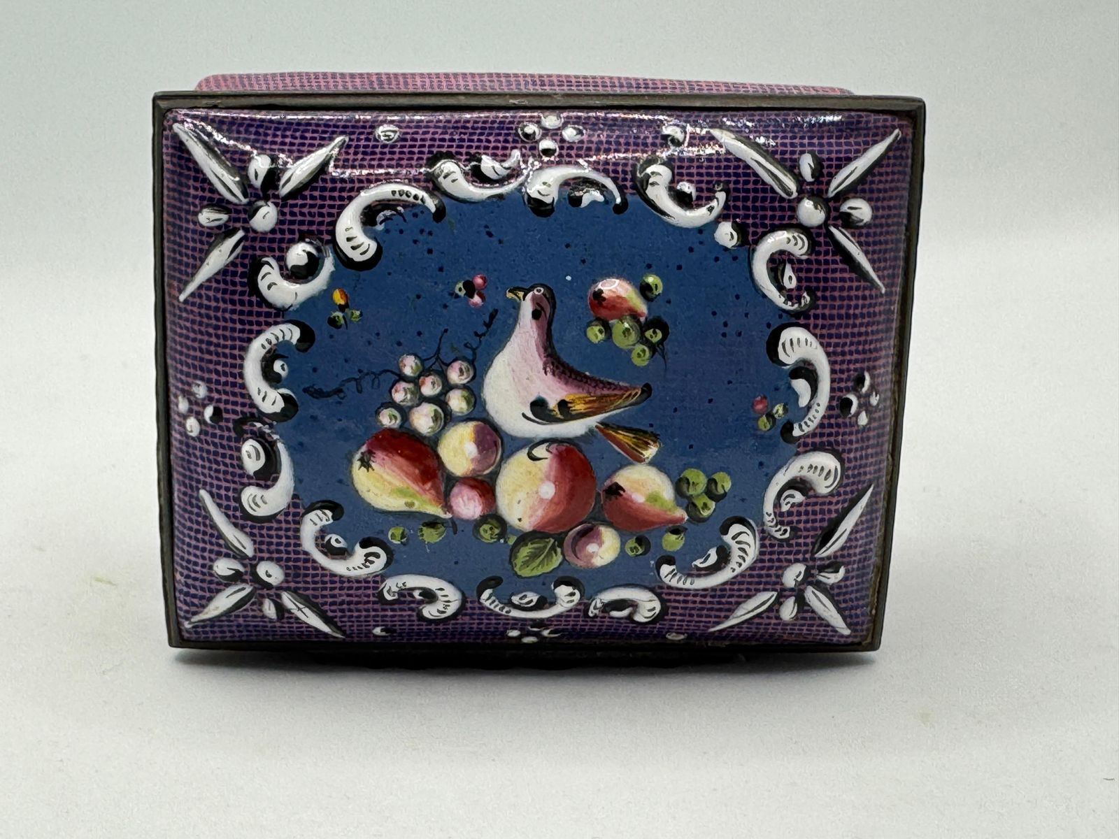 photo for sale 18th Century Bilston Enamel Rectangular Patch / Snuff Box Circa 1775