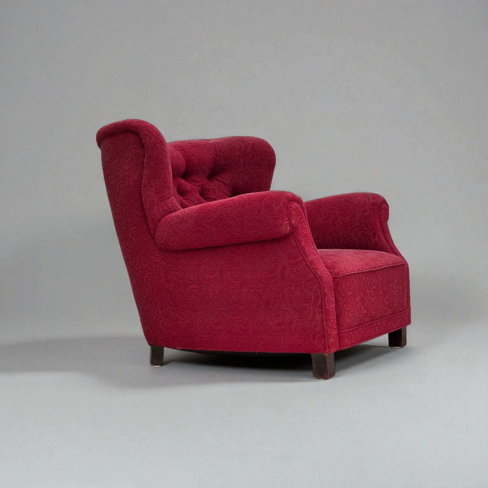 Ca. Jaren 1950, Deense Relax Fauteuil, Rood Meubelstof, Essen Houten Poten.