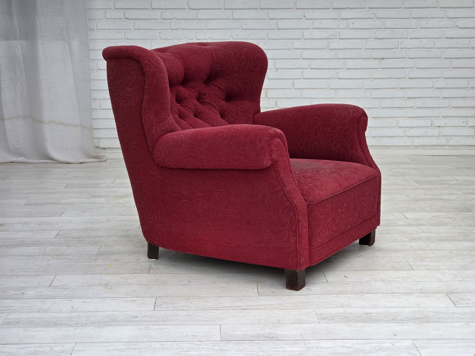 Ca. Jaren 1950, Deense Relax Fauteuil, Rood Meubelstof, Essen Houten Poten. photo buy