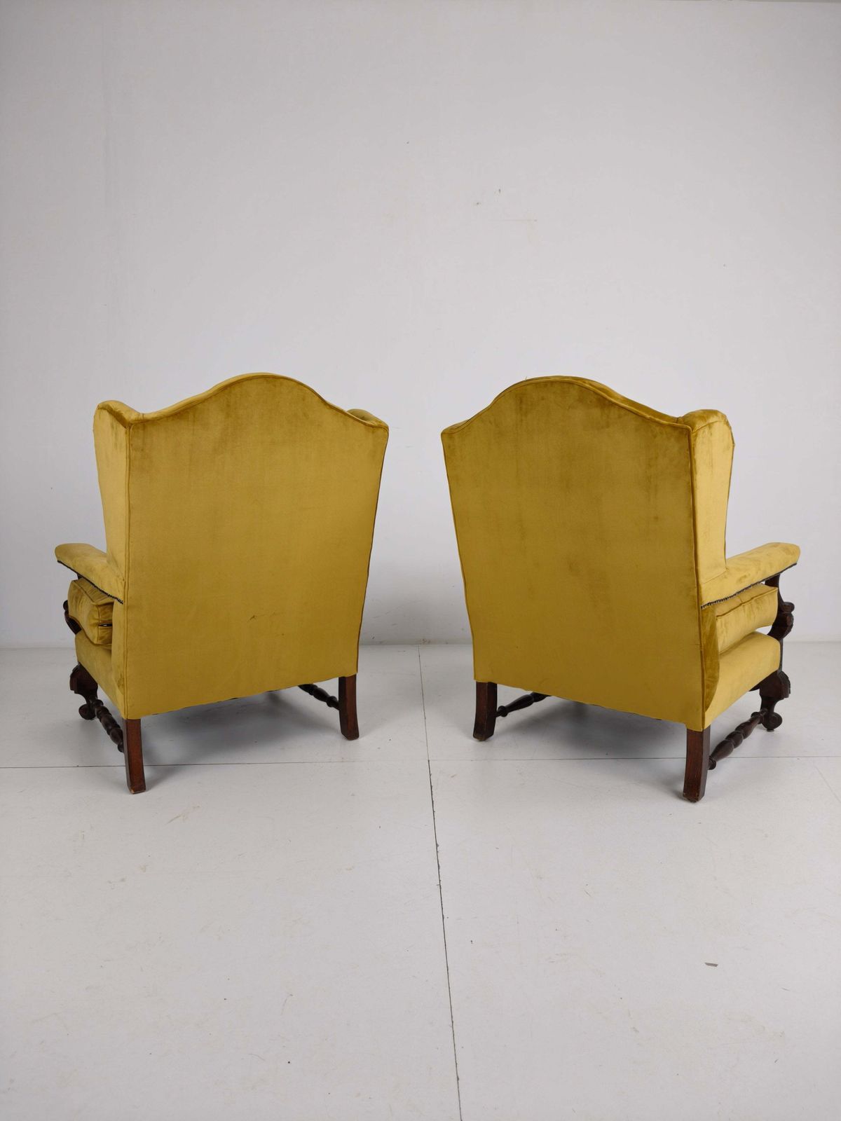 Pair Of 19th Century Carved Walnut Armchairs – Floral Motifs – Velvet Upholstery photo Furniture