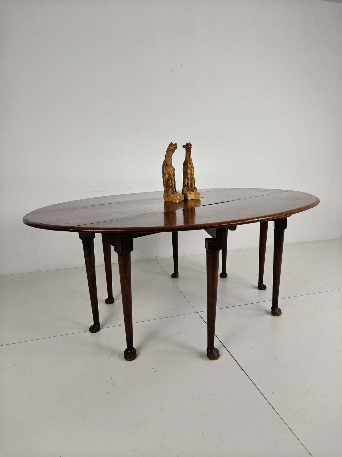 Antique English Drop Leaf Dining Table – Victorian – 8 Legs – Oval Shape – Seats 8 photo vinterior