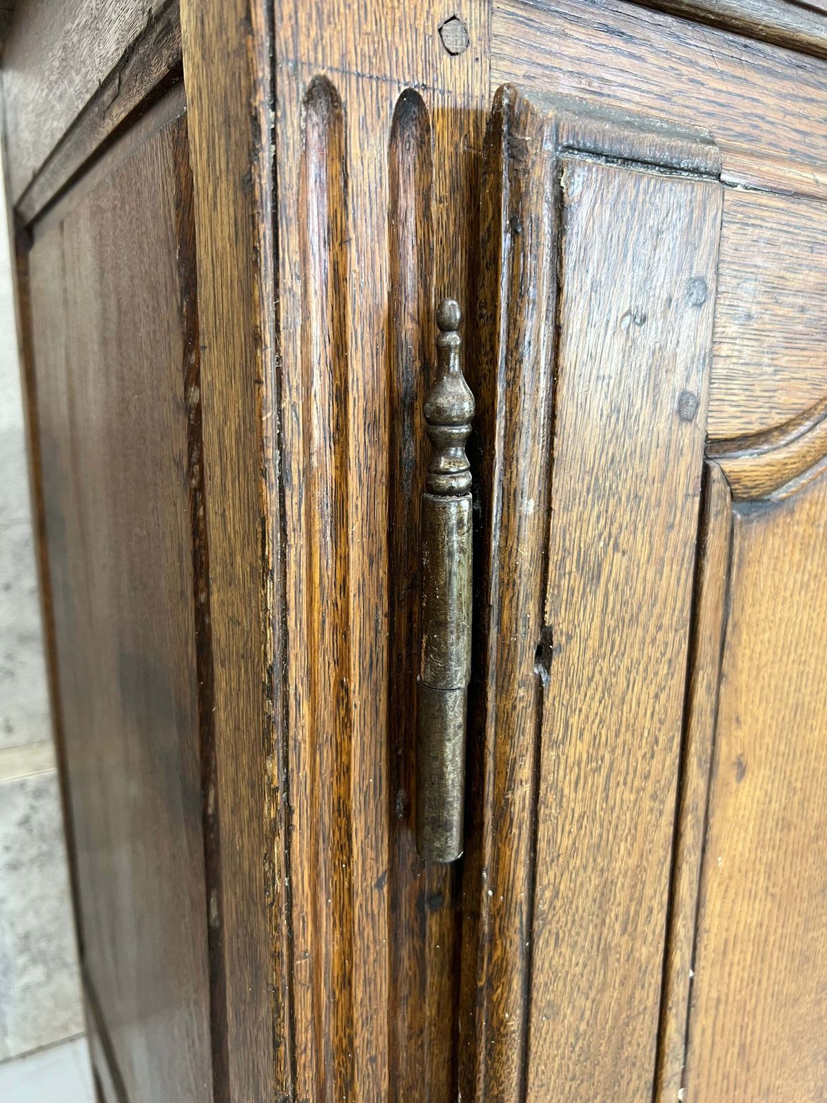 photo furniture 20th Century Oak Dresser Or Buffet Sideboard Cupboard