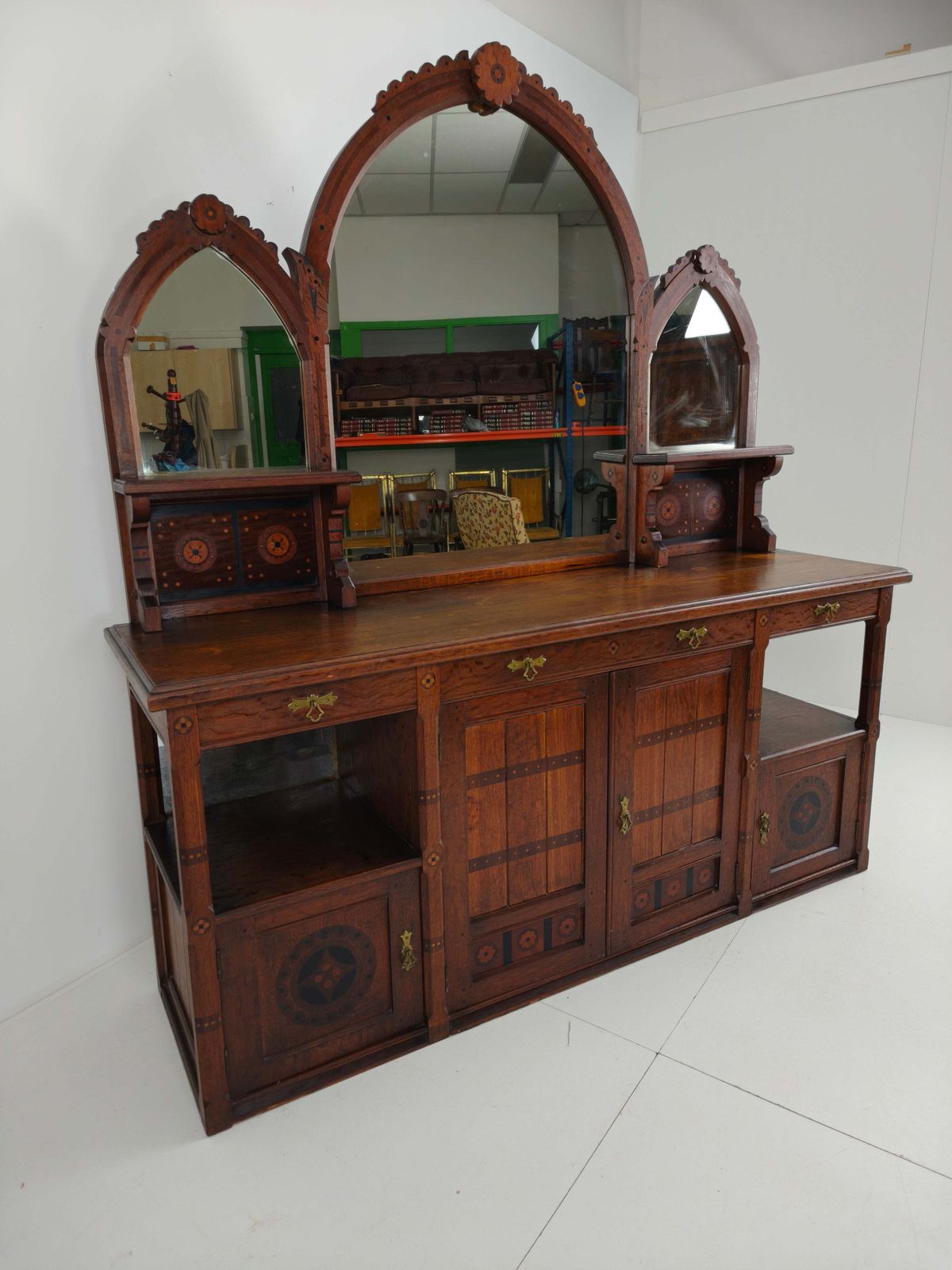 photo furniture Rare 19th Century English Arts & Crafts Oak Sideboard By Pratt & Prince – Sunflower Motif Inlay