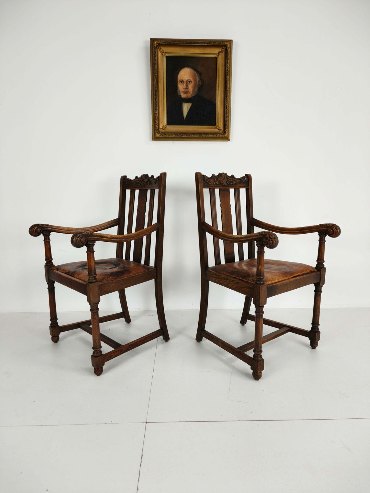 430.0 Pair Of F. Parker &Amp; Son Oak Armchairs – 19th Century English photo