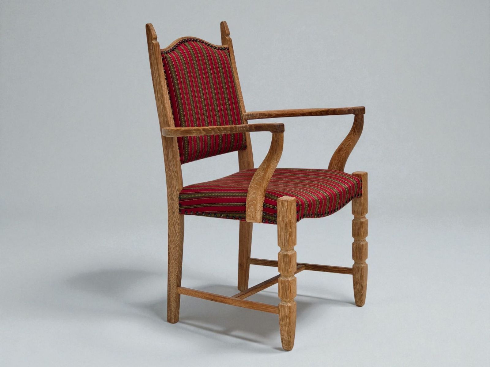Ca. Jaren 1970, Deense Fauteuil, Gestreept Rood Meubelwol, Massief Eikenhout.