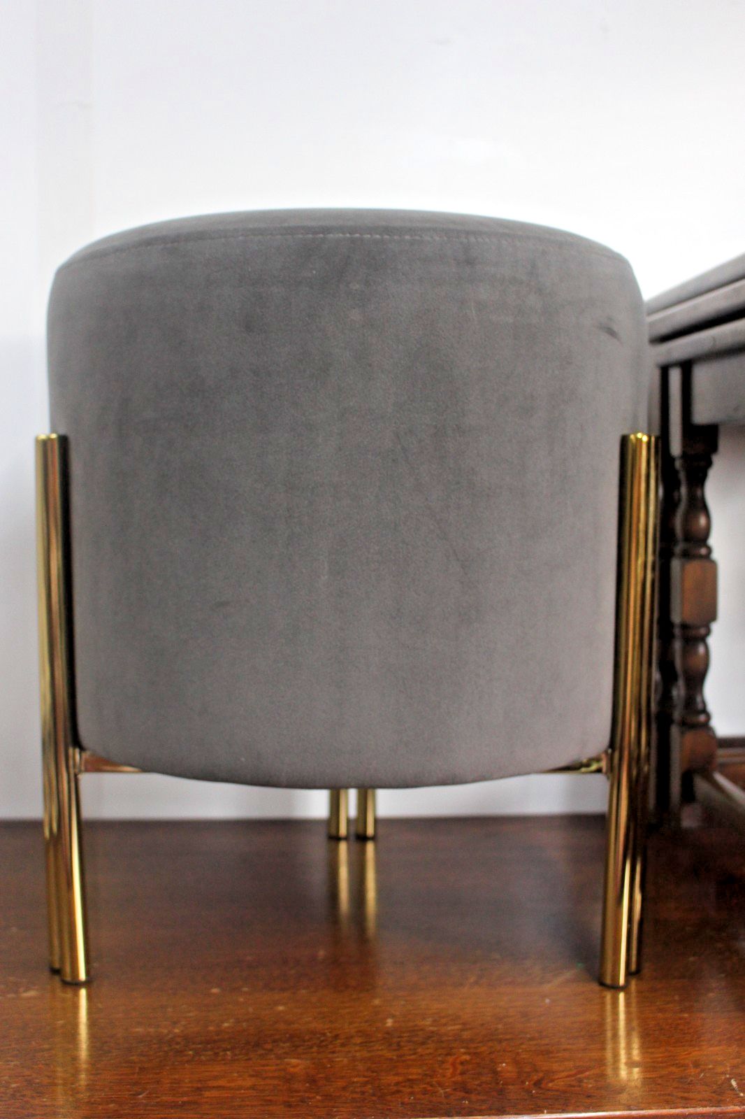 photo furniture Houser Of Llb Foot Stool Velvet Round With Brass Legs 40x40x48 Cm