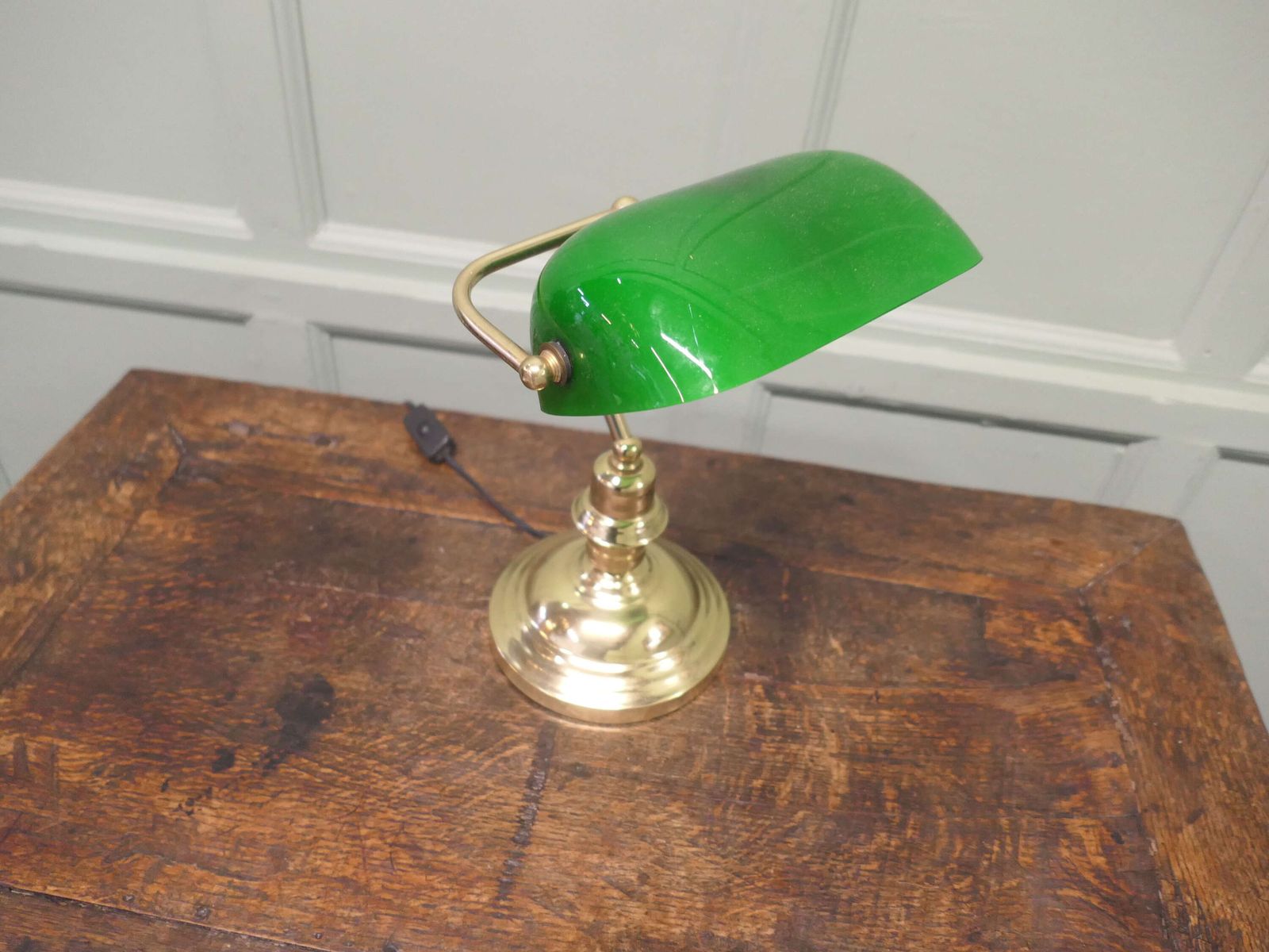 Brass And Green Glass Banker’s Desk Lamp photo 600.0