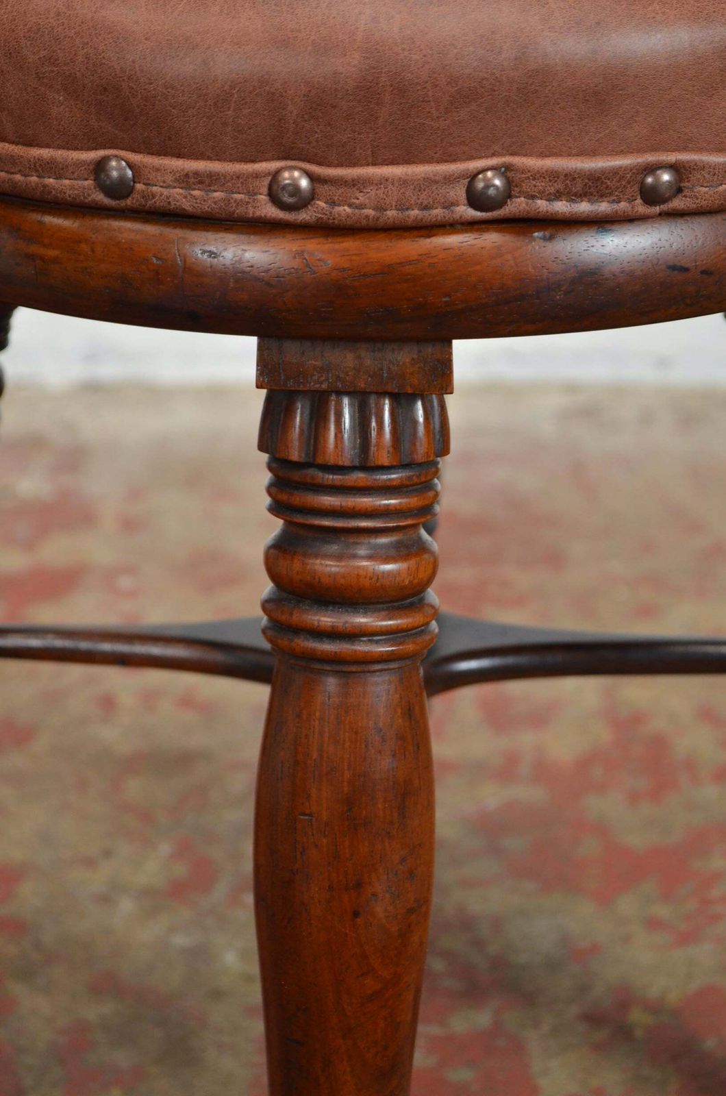 A Victorian Adjustable Piano Stool photo Furniture